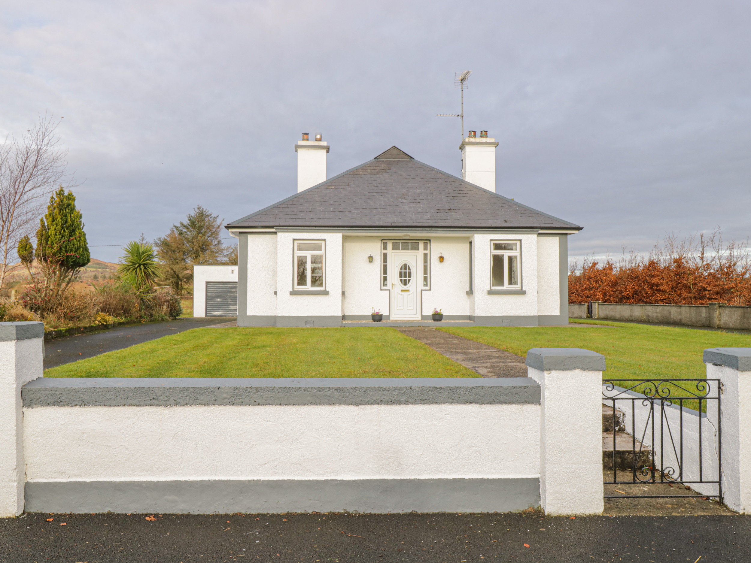 Lime Tree Cottage, Foxford, County Mayo Dog Friendly Holiday Cottage in County Mayo