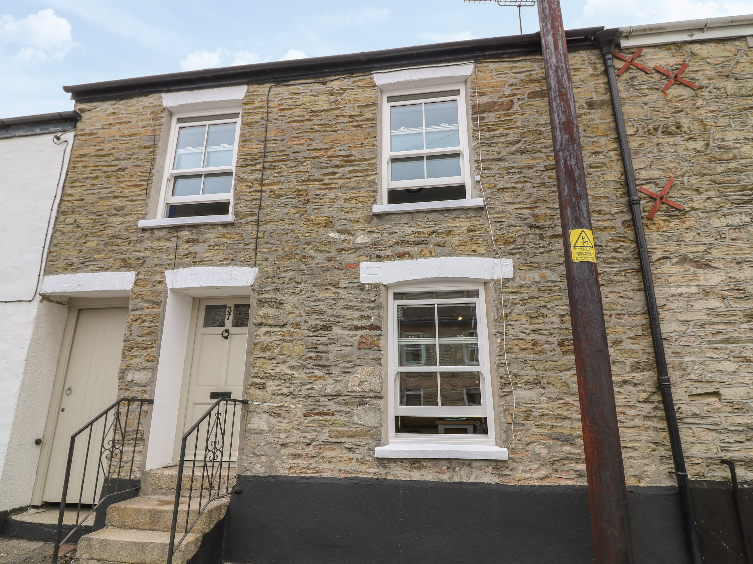 3 bedroom Cottage for rent in Par