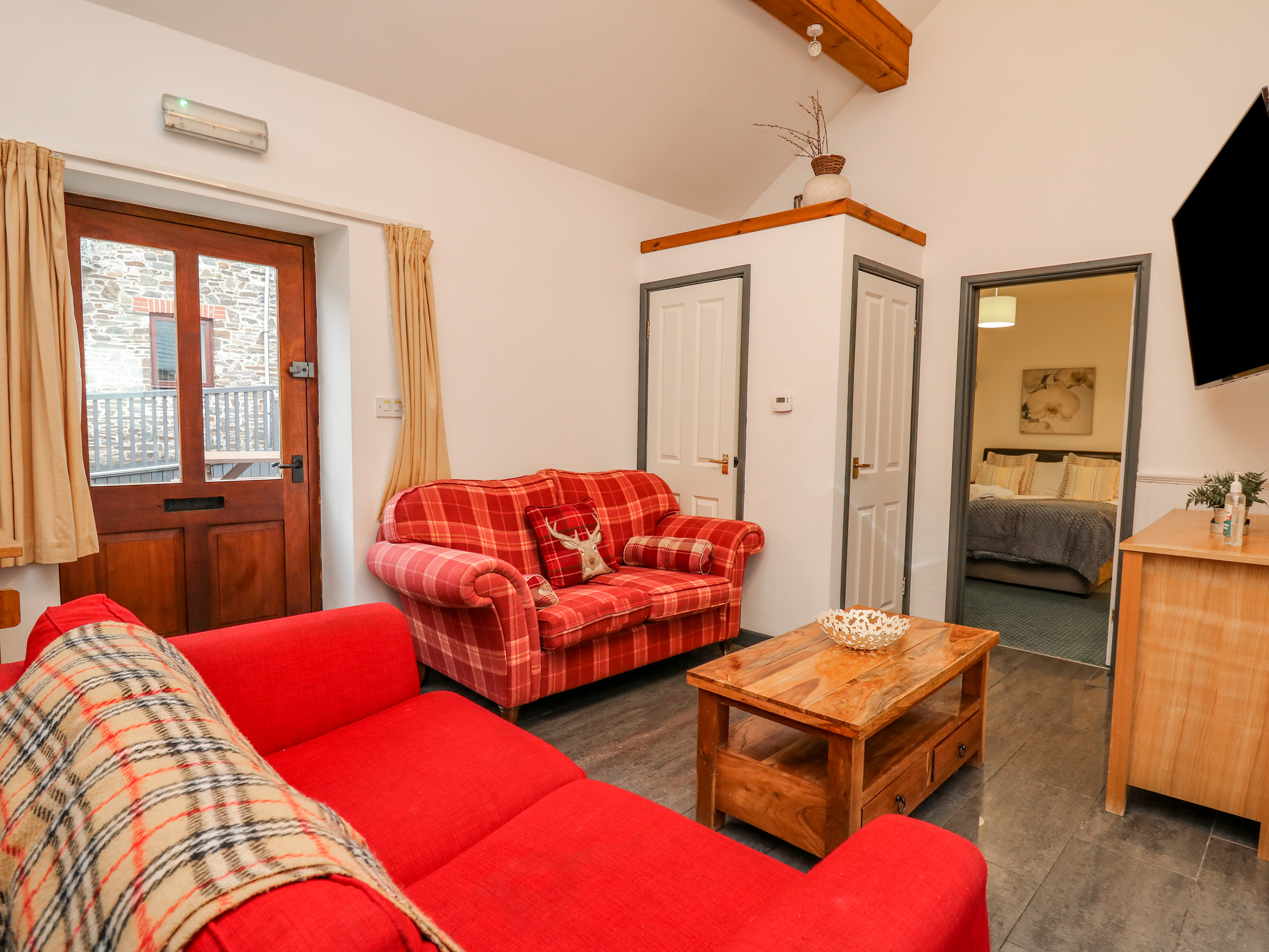 The Milking Parlour - Dog Friendly Holiday Cottage in Aberystwyth - Mid