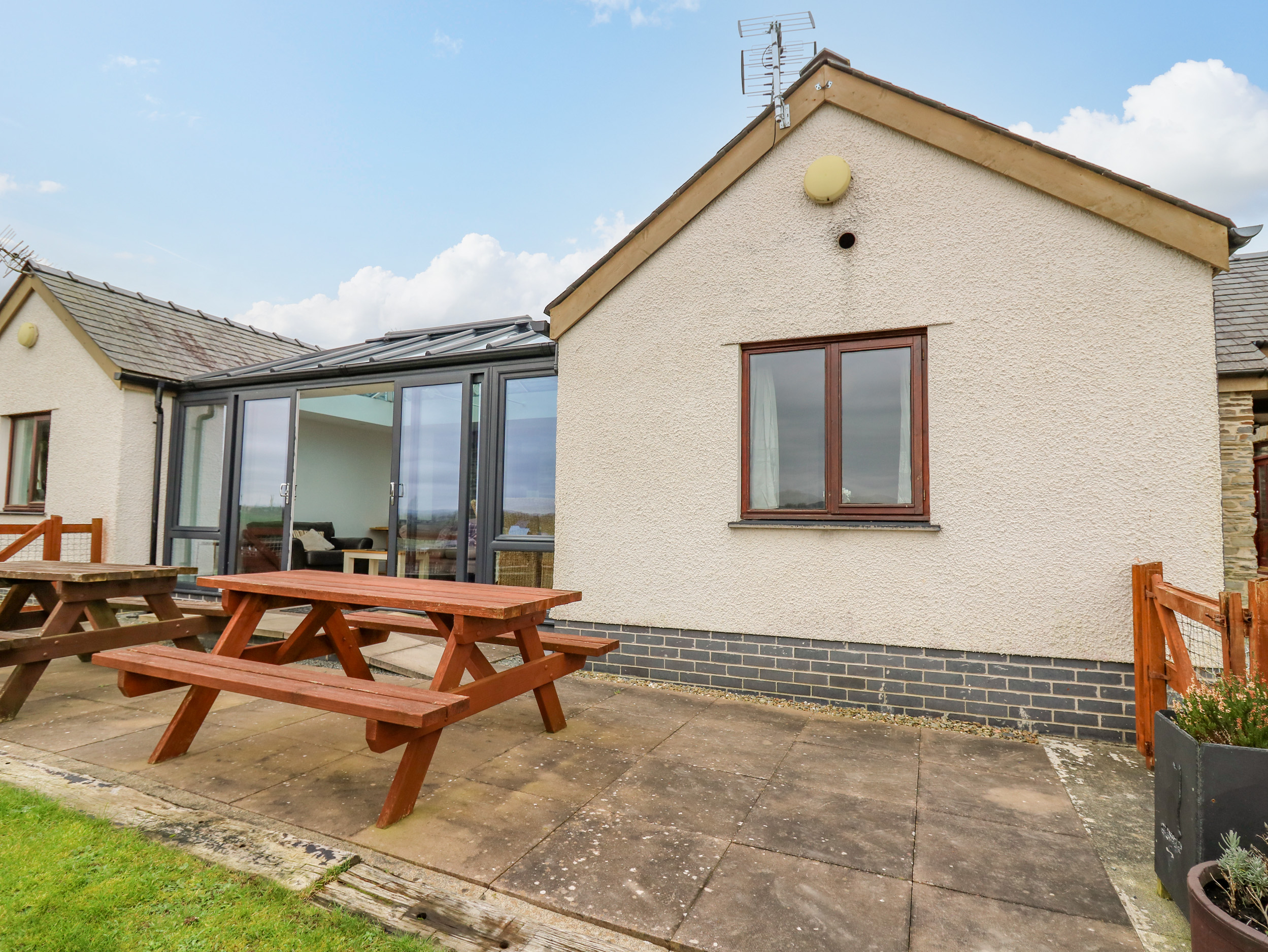 The Milking Parlour, Aberystwyth Dog Friendly Holiday Cottage in Mid