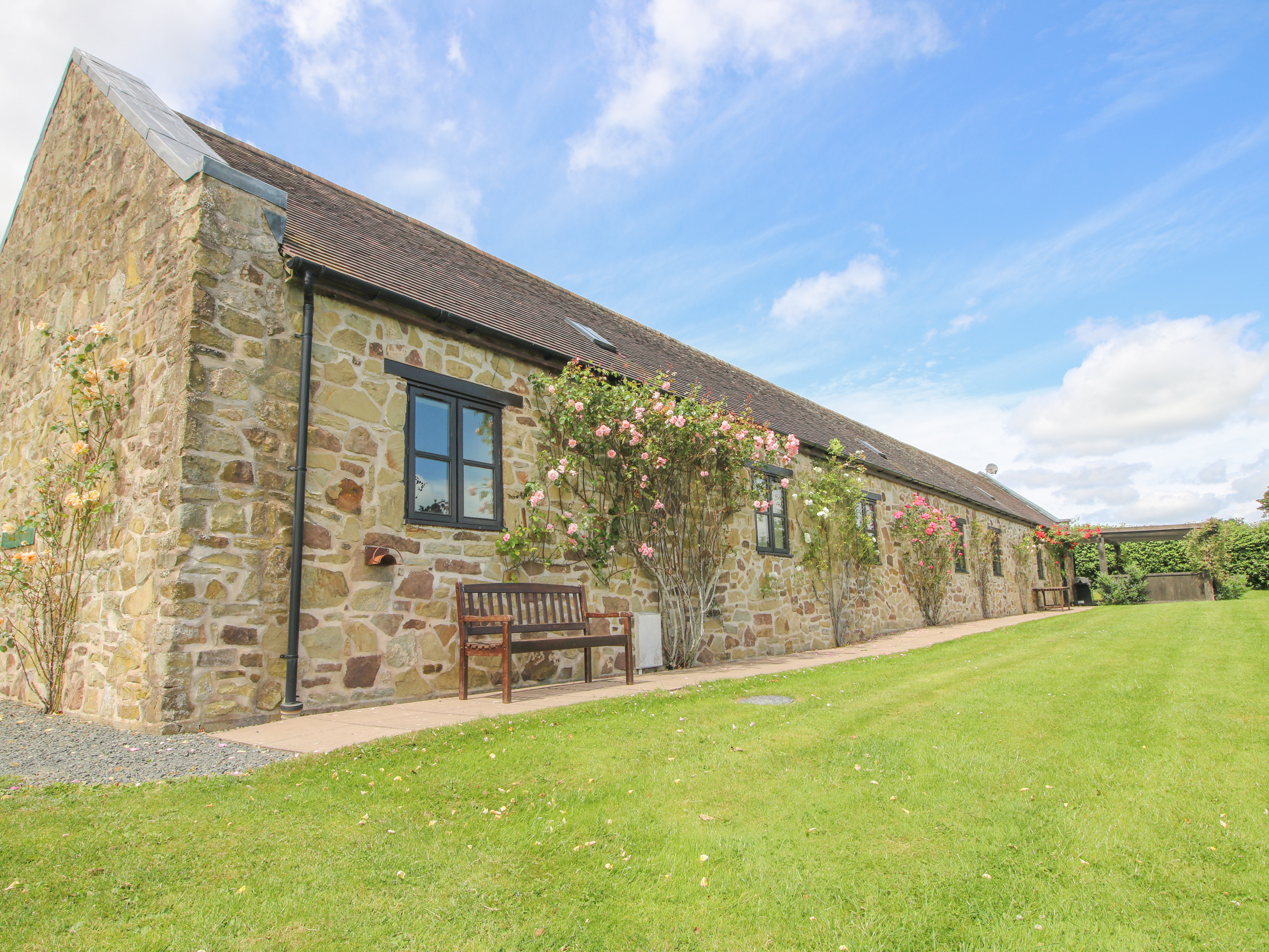 6 bedroom Cottage for rent in Craven Arms