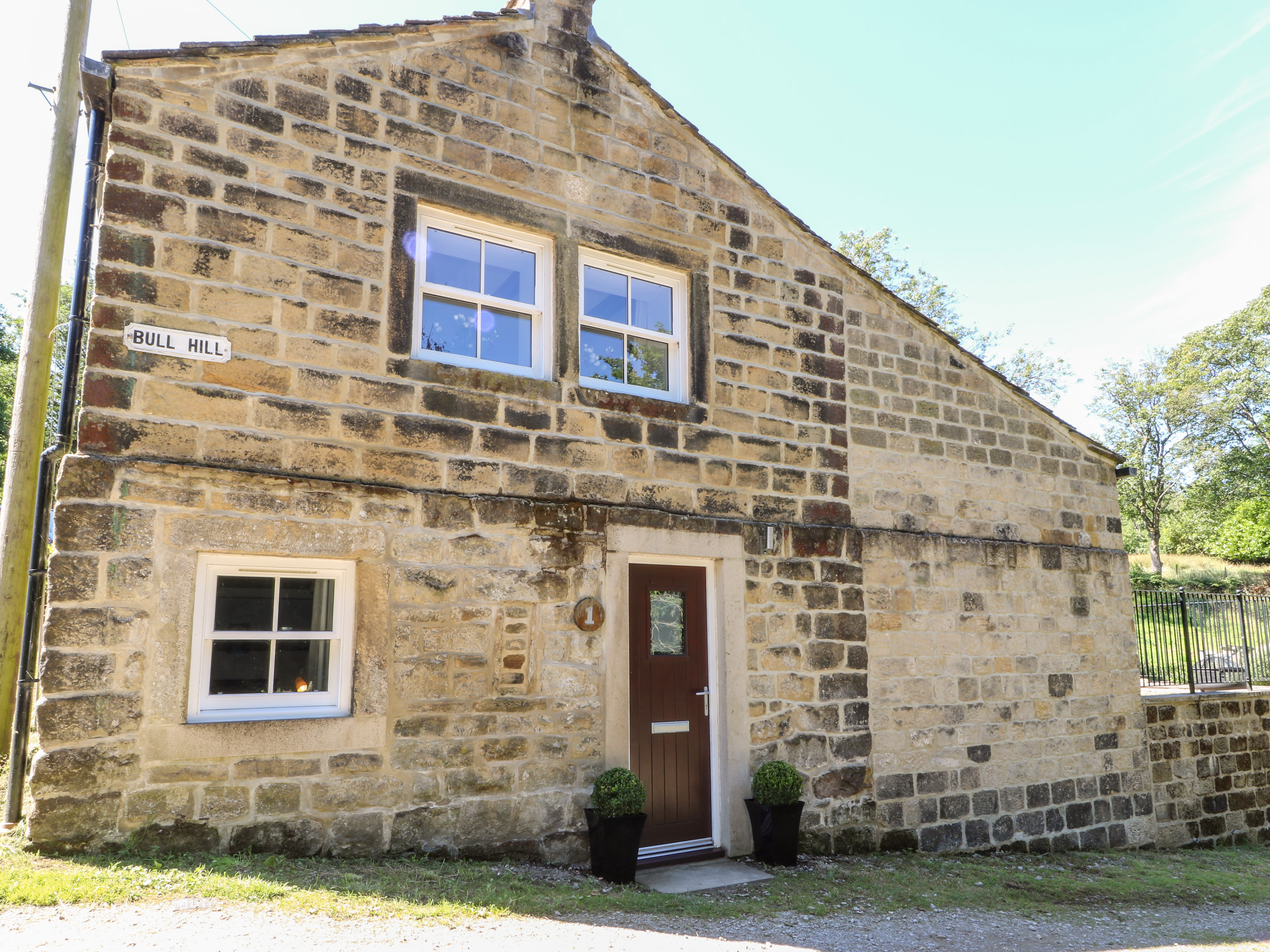2 bedroom Cottage for rent in Haworth