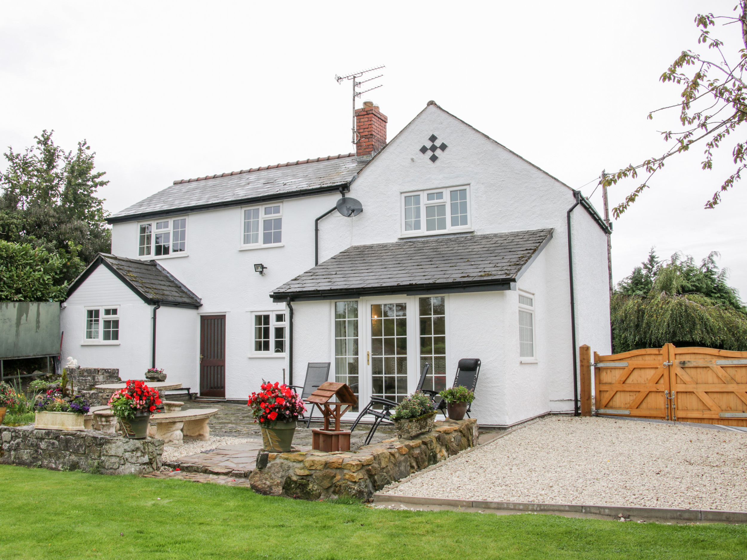 5 bedroom Cottage for rent in Oswestry