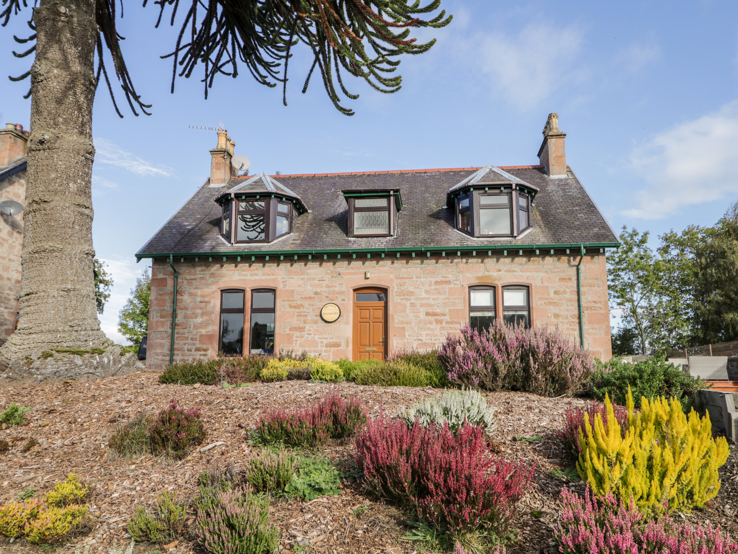 Dog Friendly Holiday Cottages In Inverness Loch Ness Nairn 