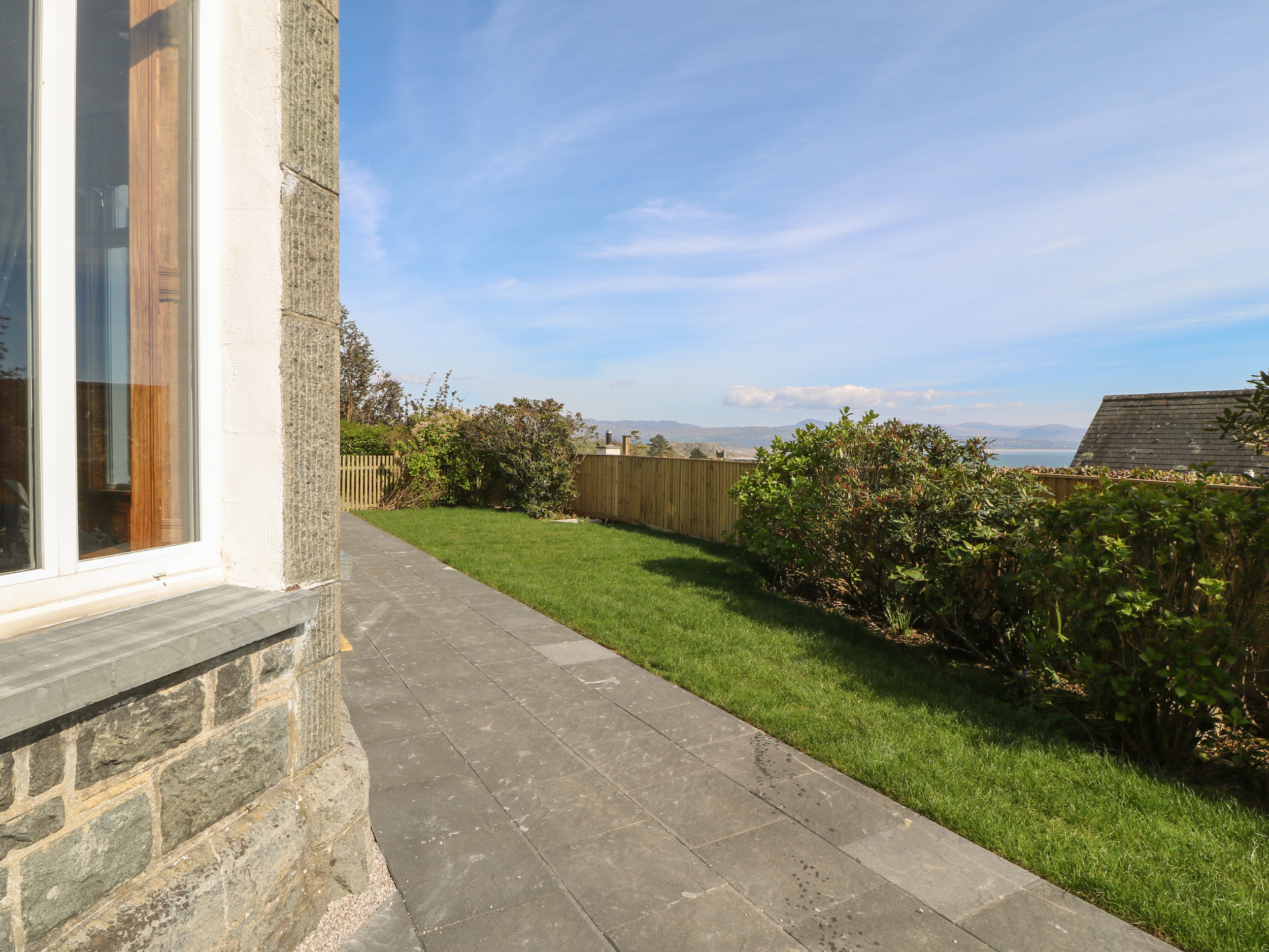 Bryn Eglwys, Criccieth Dog Friendly Holiday Cottage in Snowdonia and