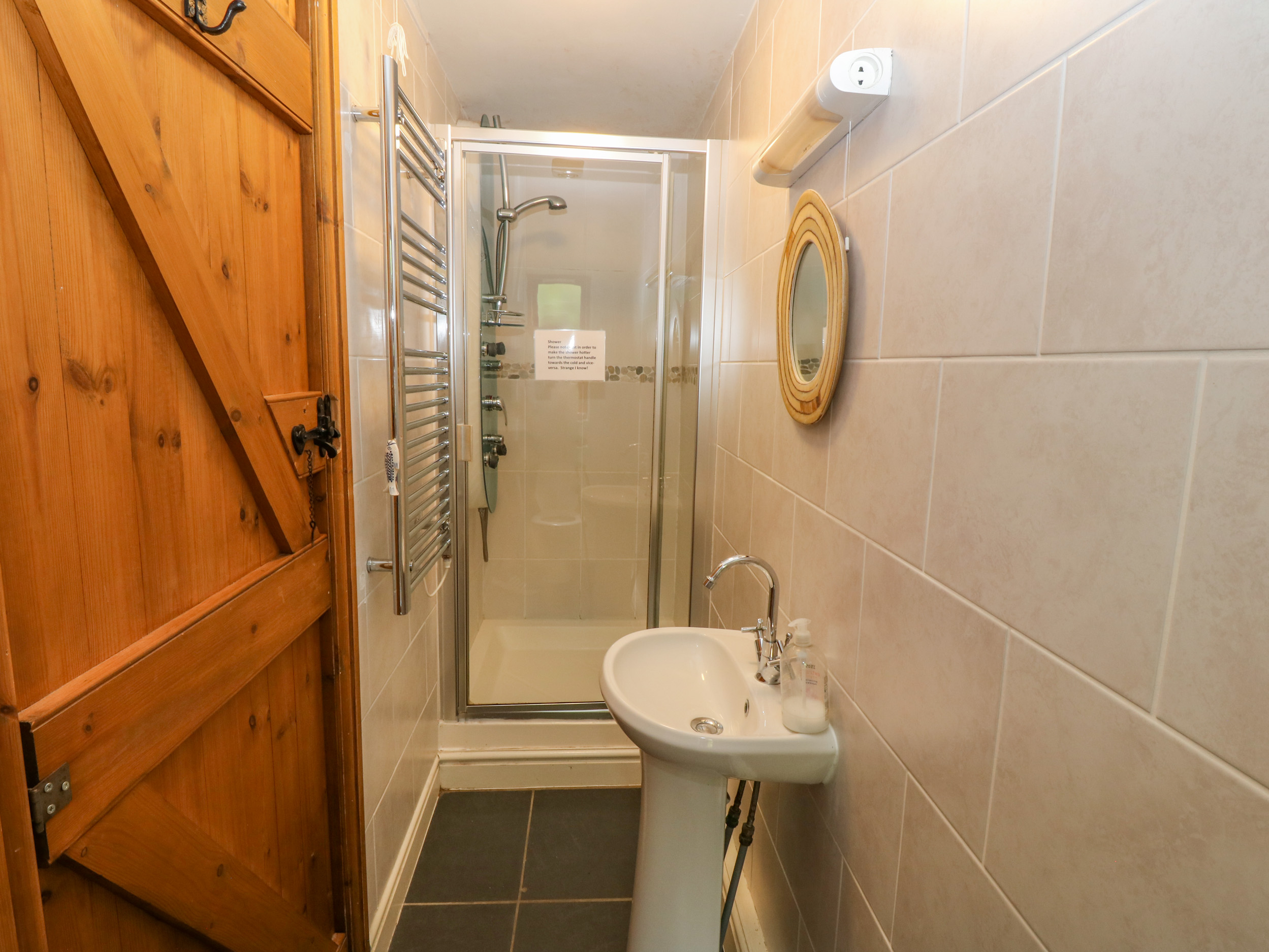 Dairy Cottage, Sarn Meyllteyrn Dog Friendly Holiday Cottage in