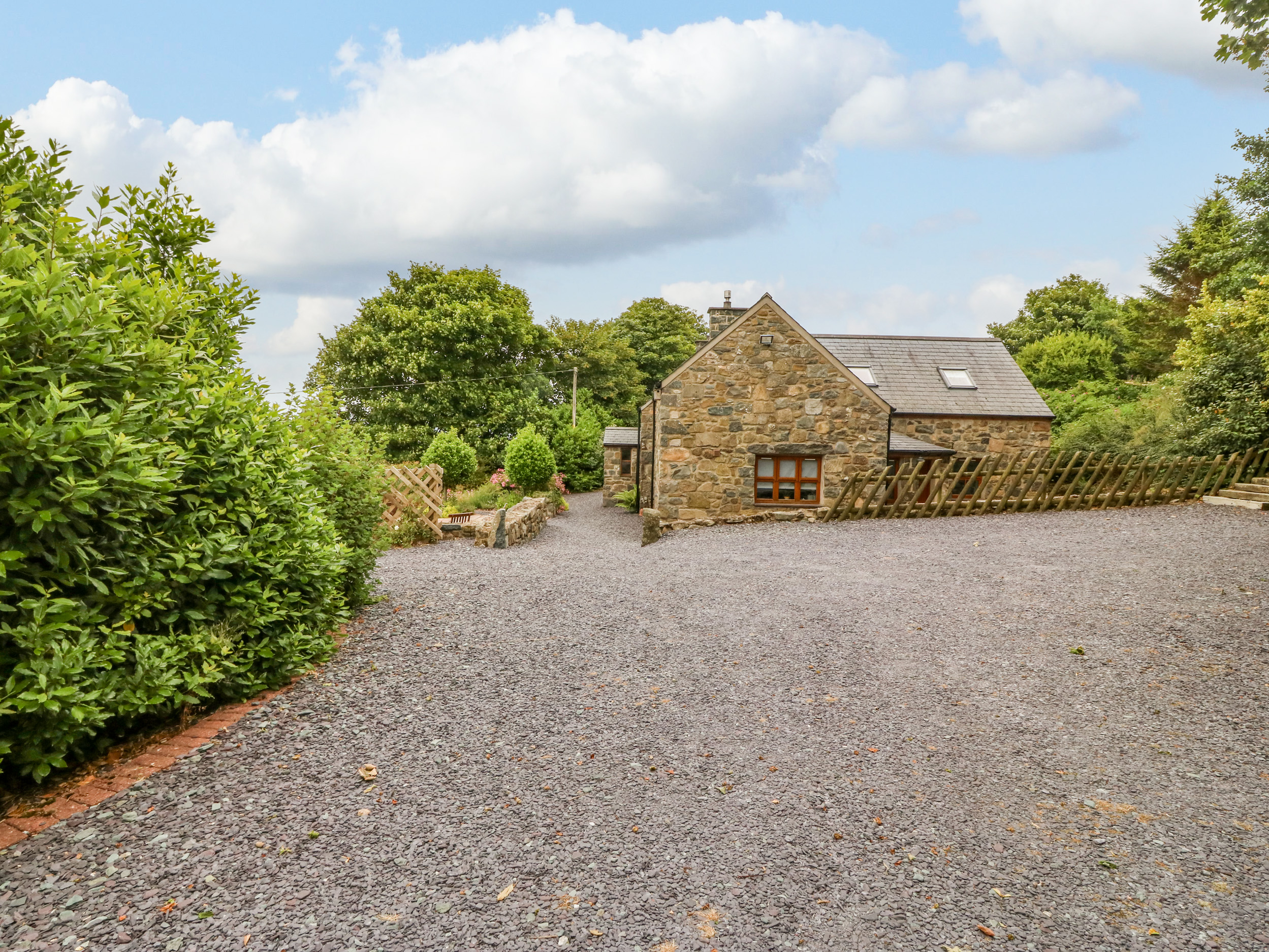 Dairy Cottage, Sarn Meyllteyrn Dog Friendly Holiday Cottage in