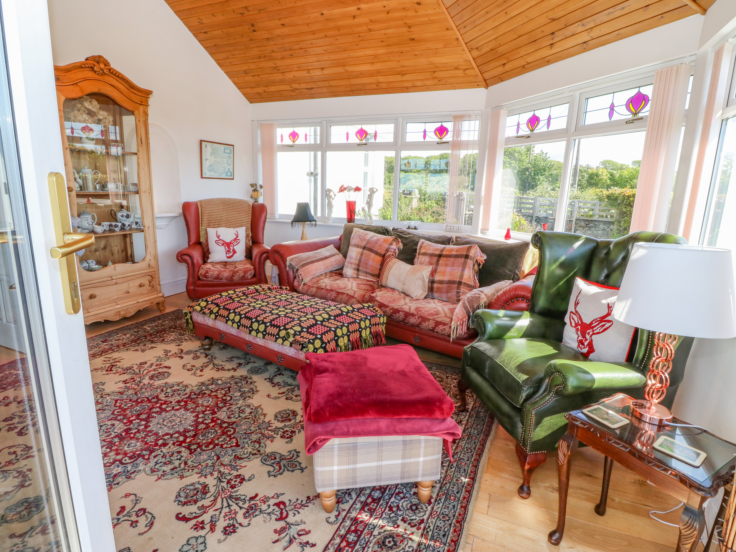 Fron Emrys, Caernarfon Dog Friendly Holiday Cottage in Snowdonia and North Wales