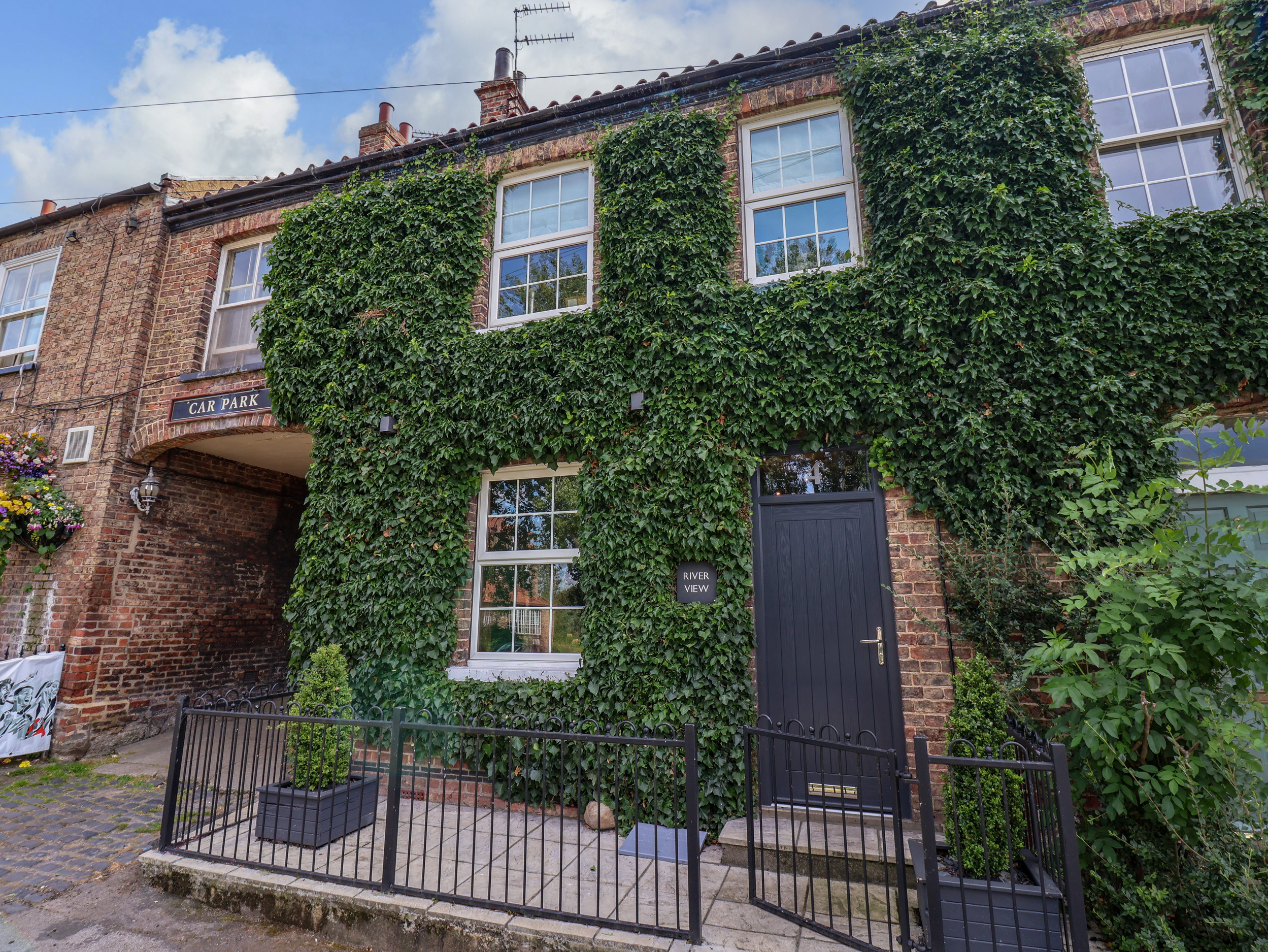 3 bedroom Cottage for rent in Stamford Bridge