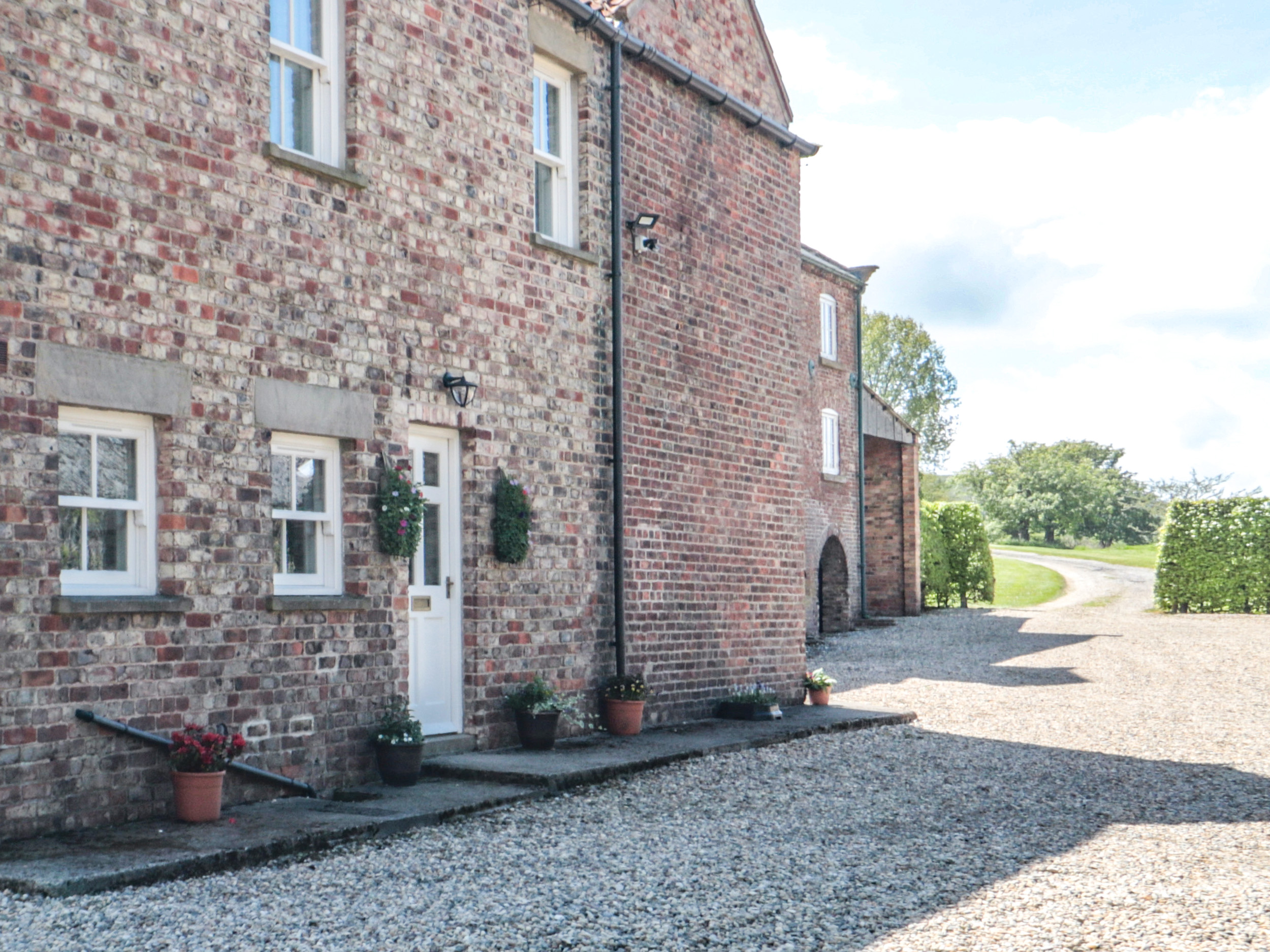 High Mill Cottage Dog Friendly Holiday Cottage in Sherburn North