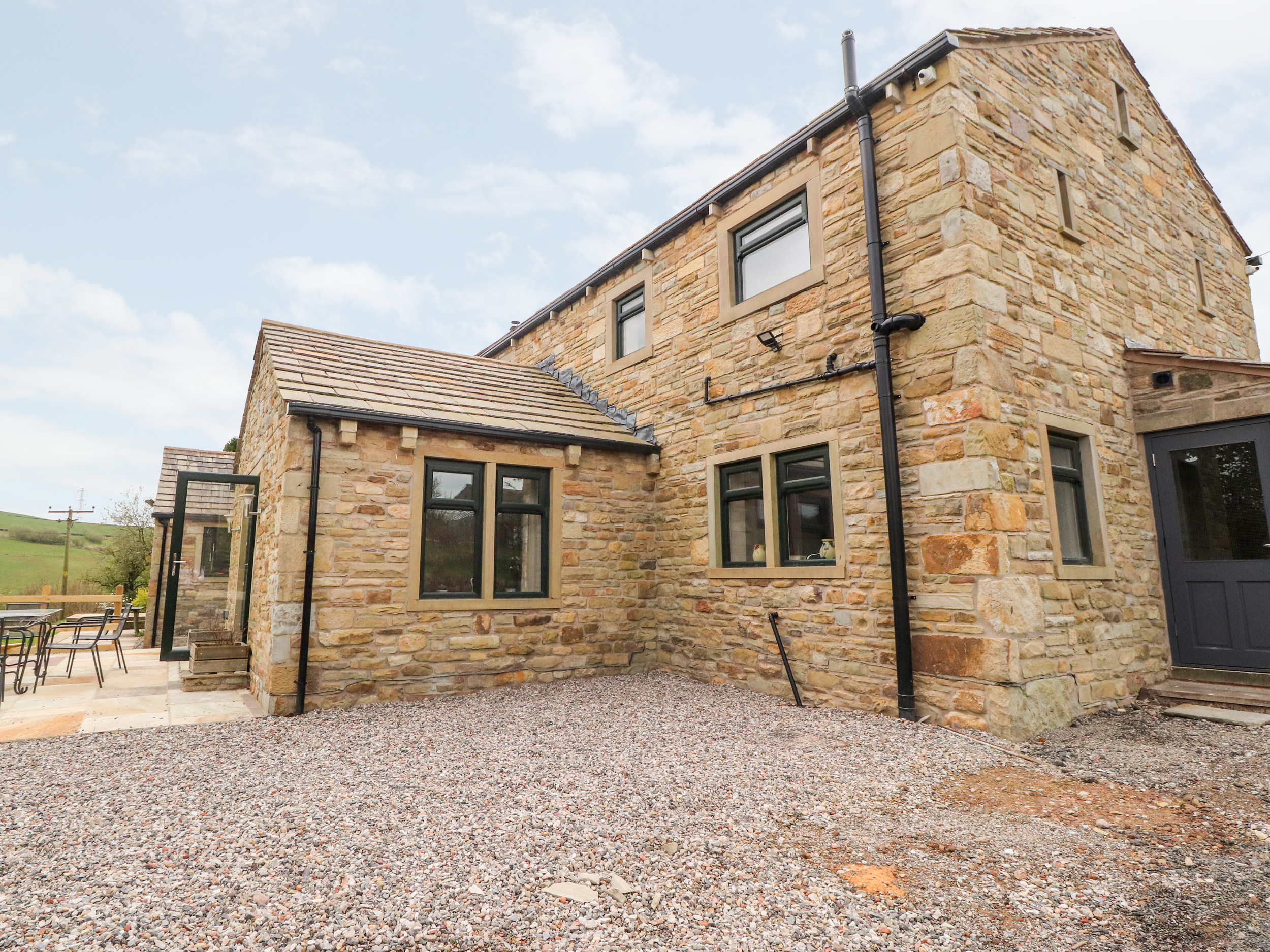 3 bedroom Cottage for rent in Burnley