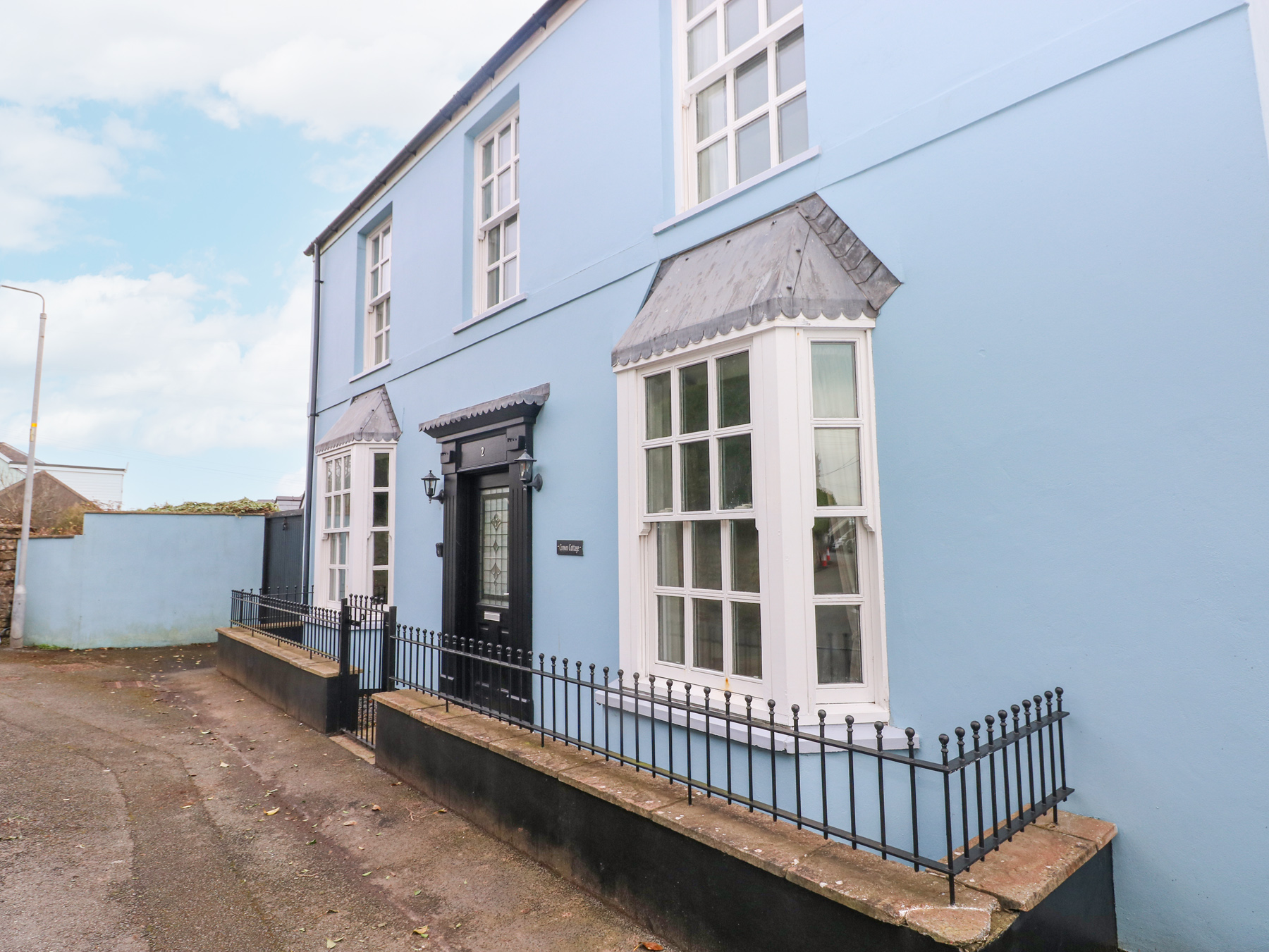 3 bedroom Cottage for rent in Tenby