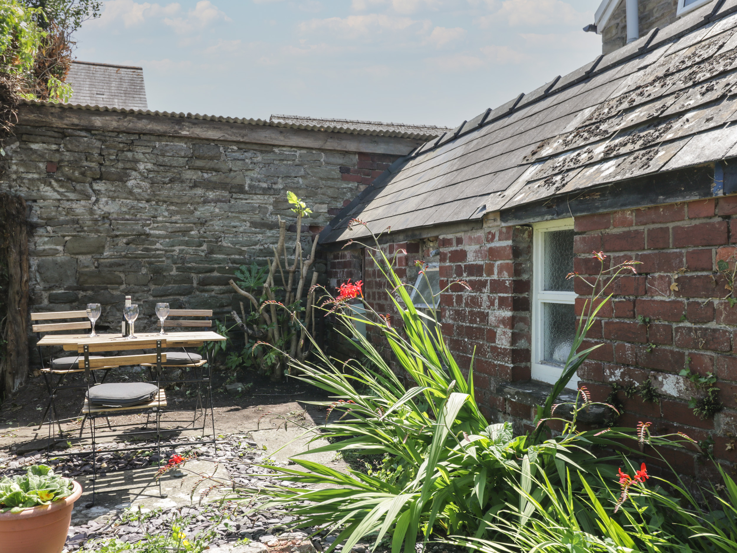 Pageturner's Cottage Dog Friendly Holiday Cottage in Hayonwye