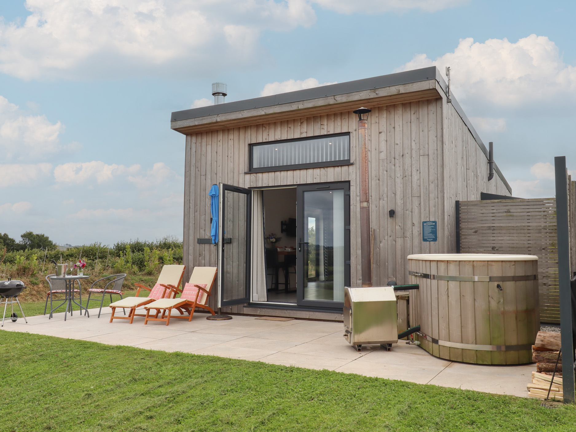 1 bedroom Cottage for rent in Tiverton