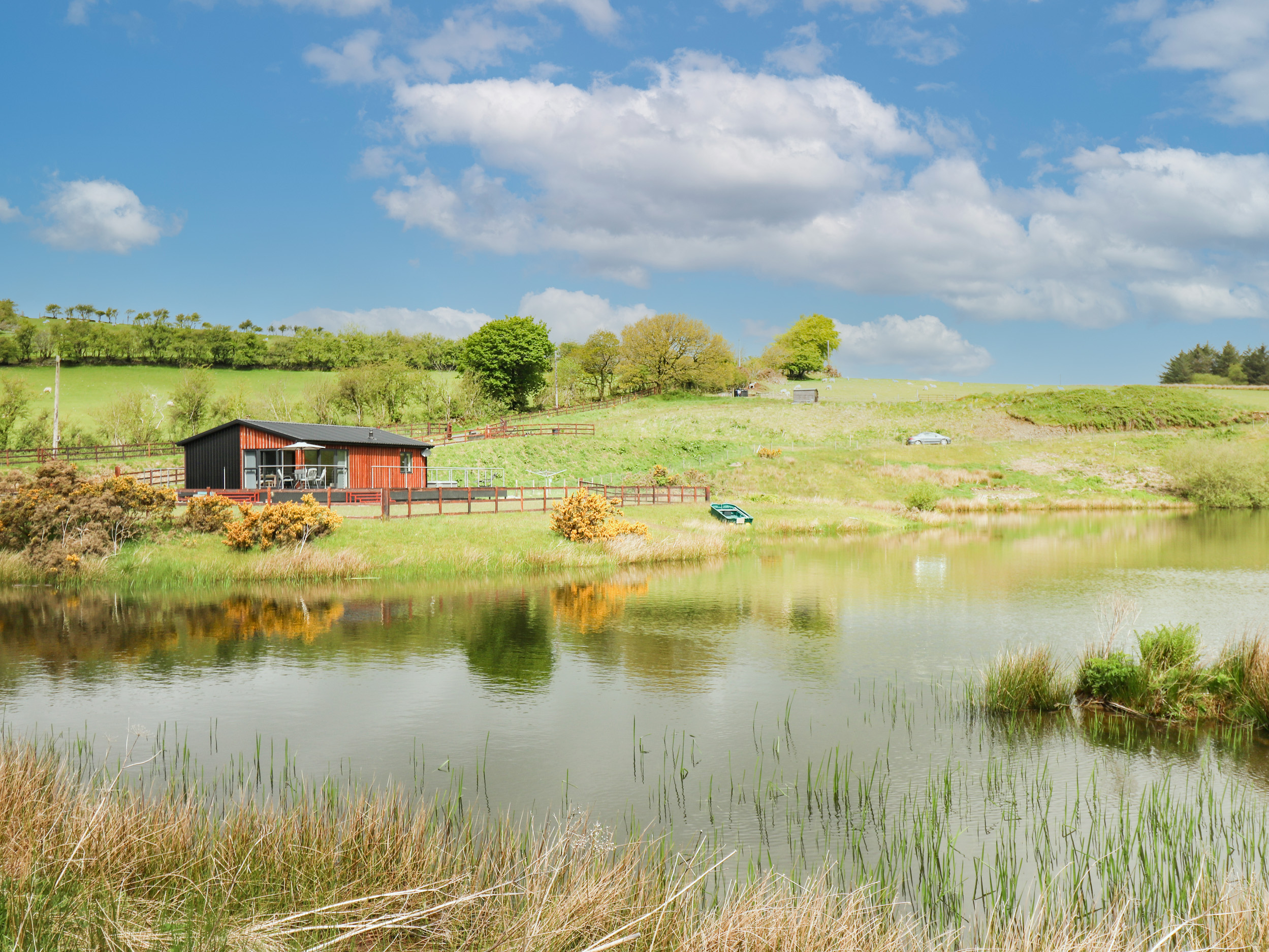 Llyn Cae Ty Nant Fishery Holiday Let, Llangeitho