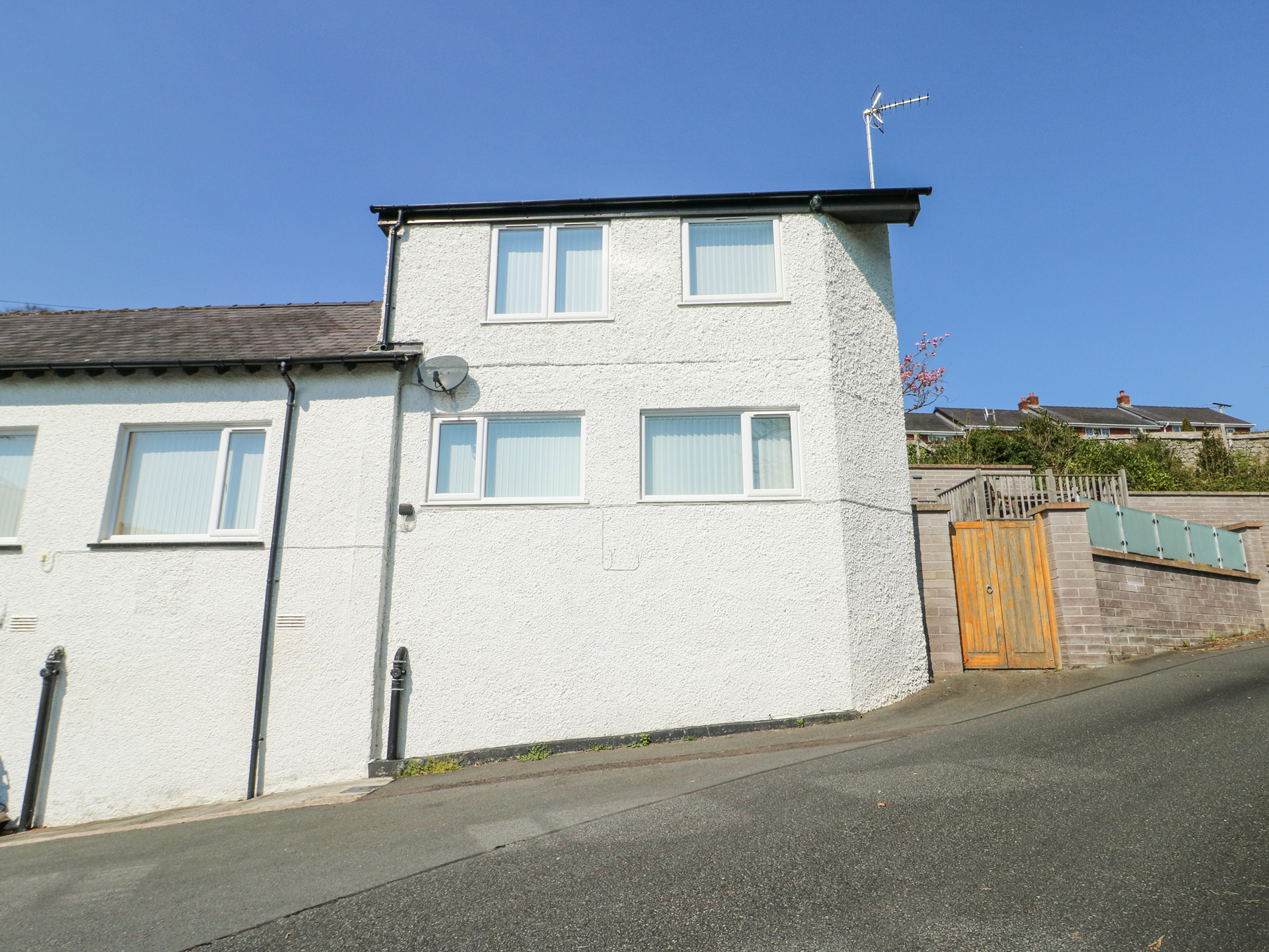 4 bedroom Cottage for rent in Menai Bridge