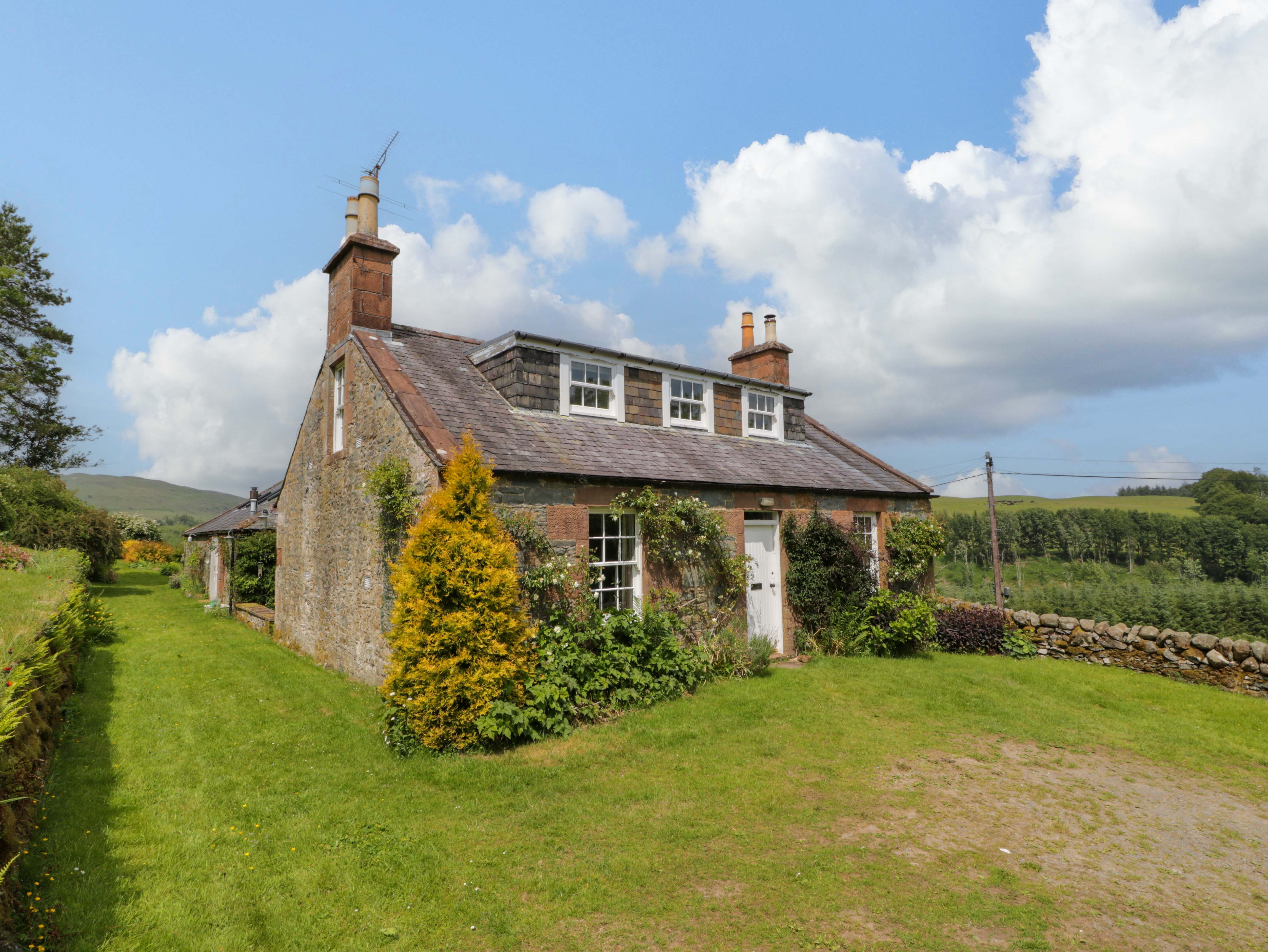 4 bedroom Cottage for rent in Thornhill