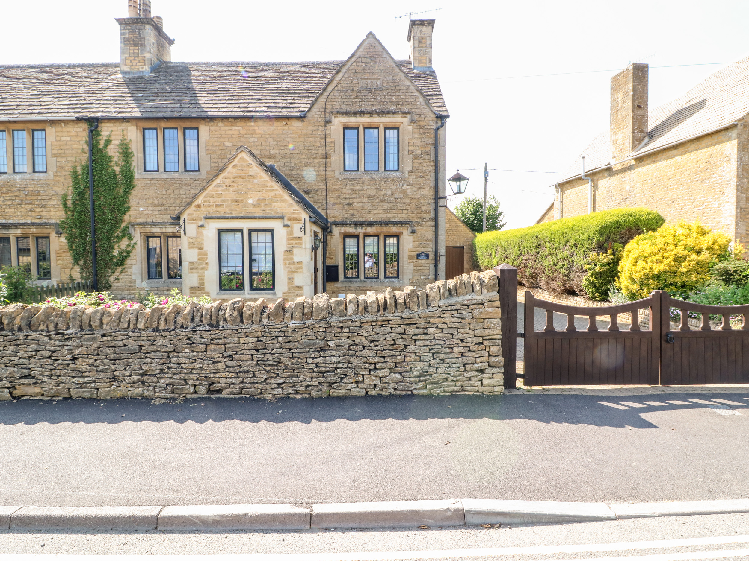 4 bedroom Cottage for rent in Bourton on the Water