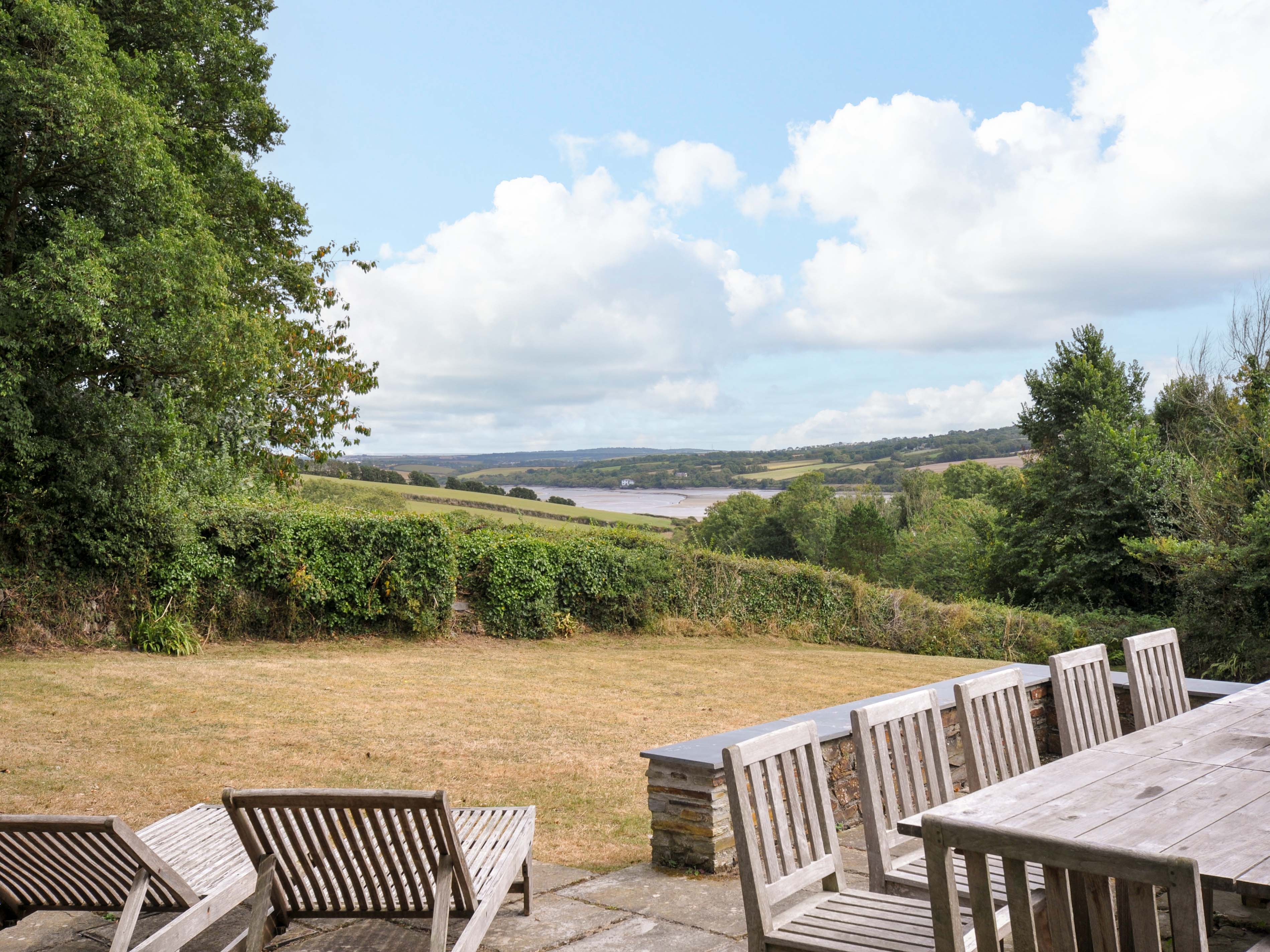 5 bedroom Cottage for rent in Rock