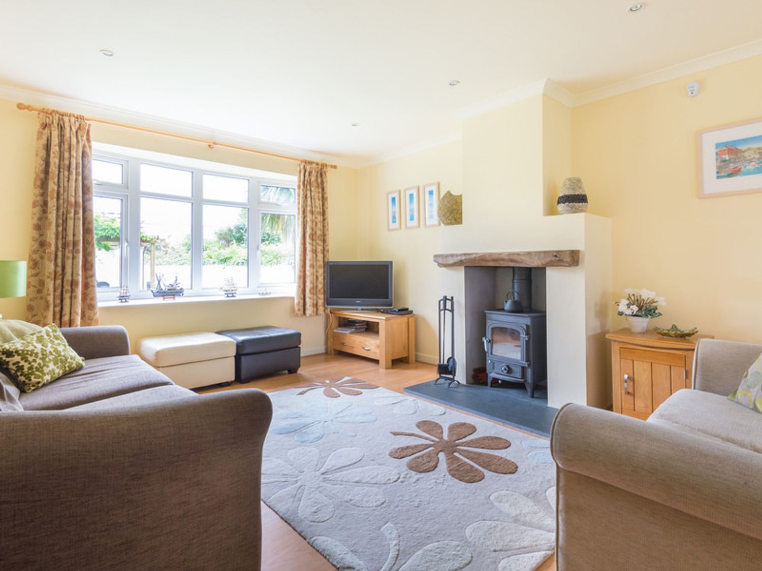 Silverdale, Rock Dog Friendly Holiday Cottage in Cornwall