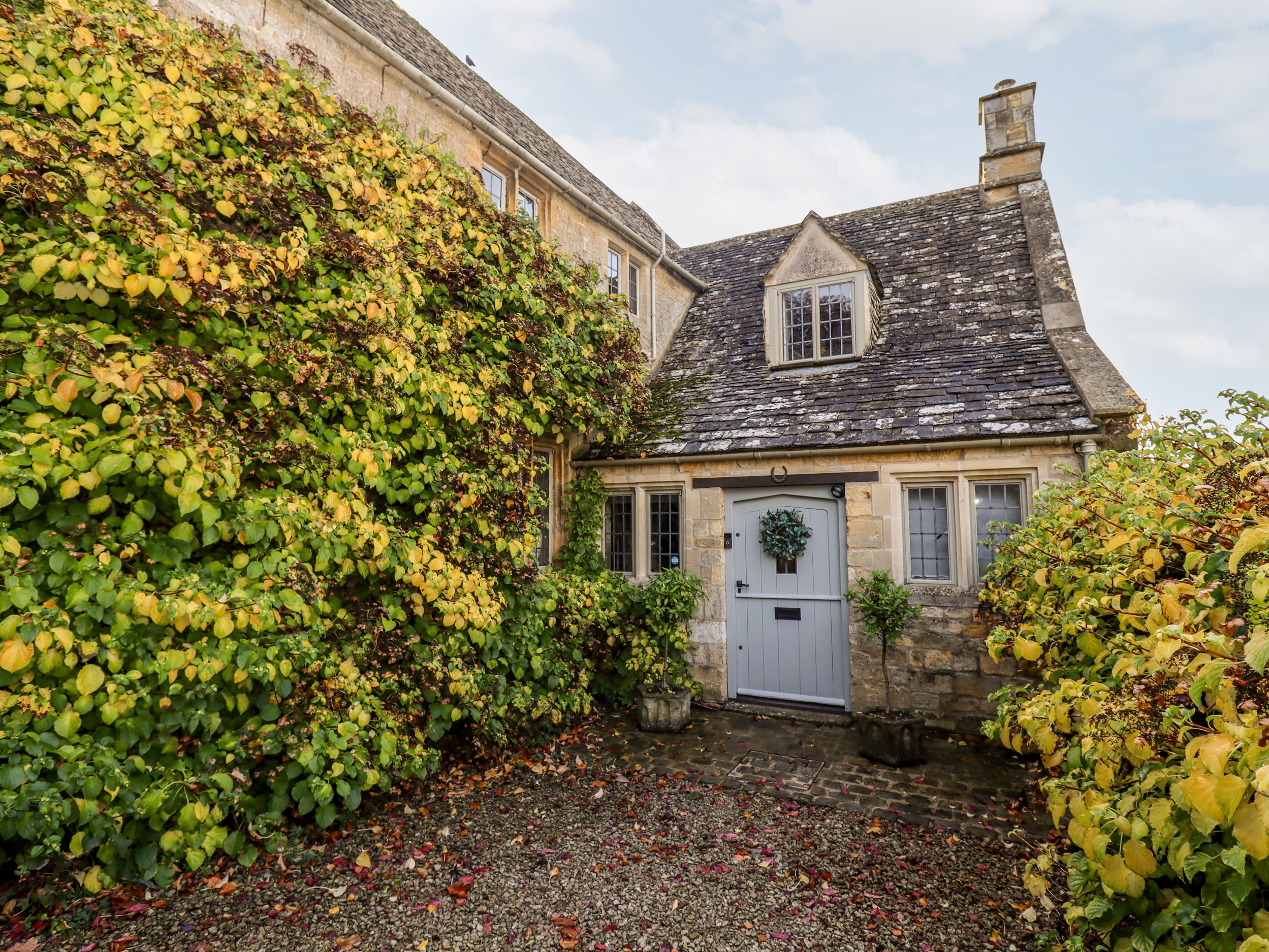 3 bedroom Cottage for rent in Bourton on the Water