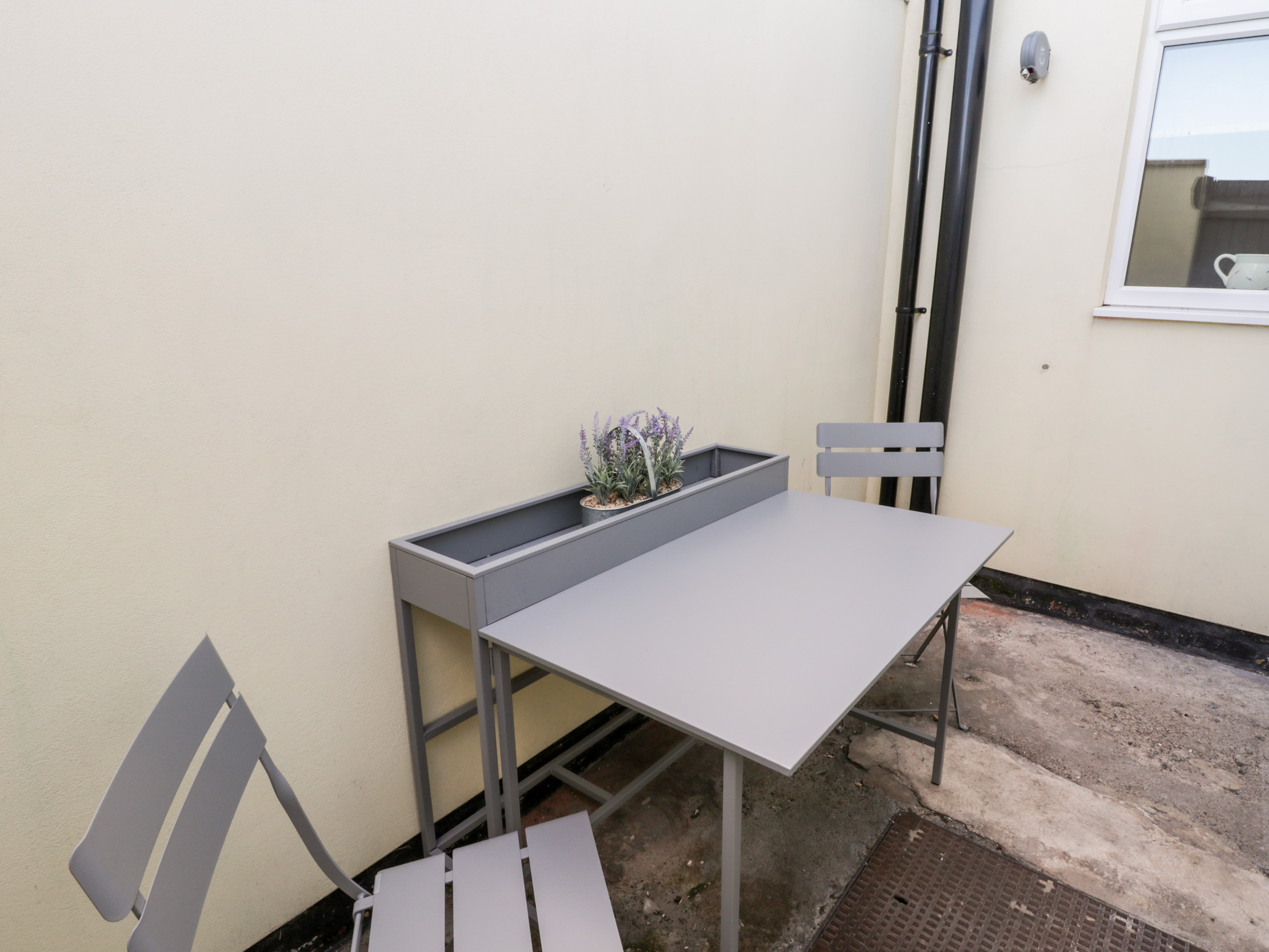 North Terrace Dog Friendly Holiday Cottage in Loftus North York