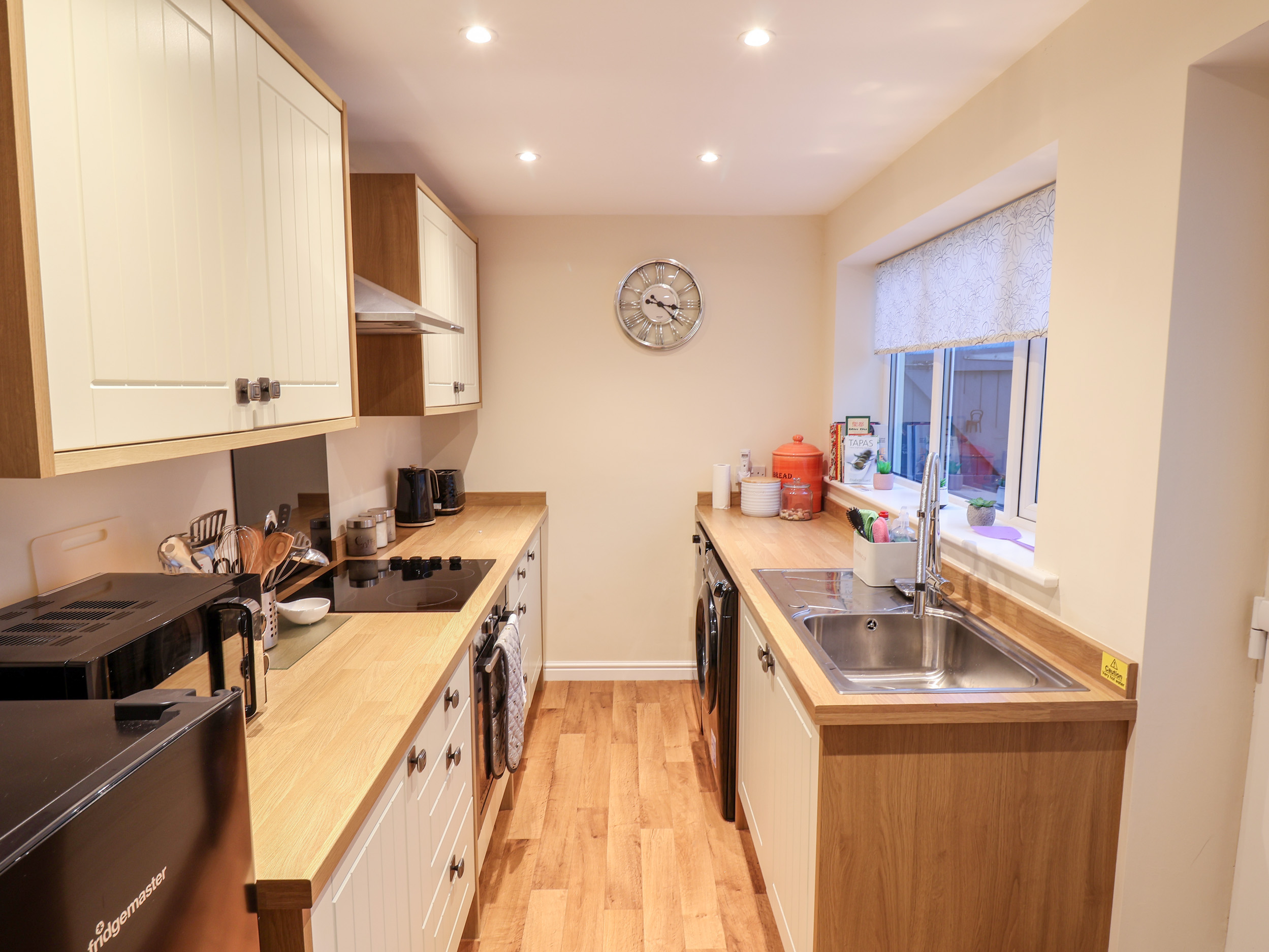 North Terrace, Loftus Dog Friendly Holiday Cottage in North York