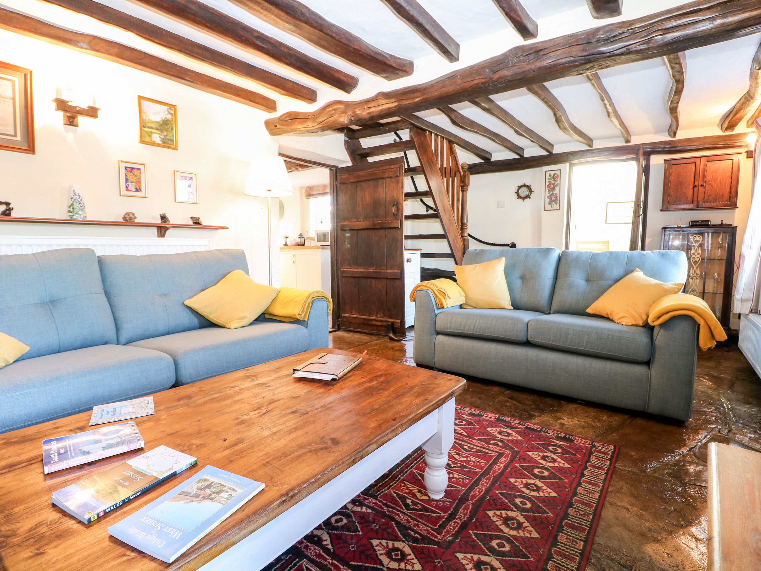 Apple Tree Cottage, Warnham Dog Friendly Holiday Cottage in South of
