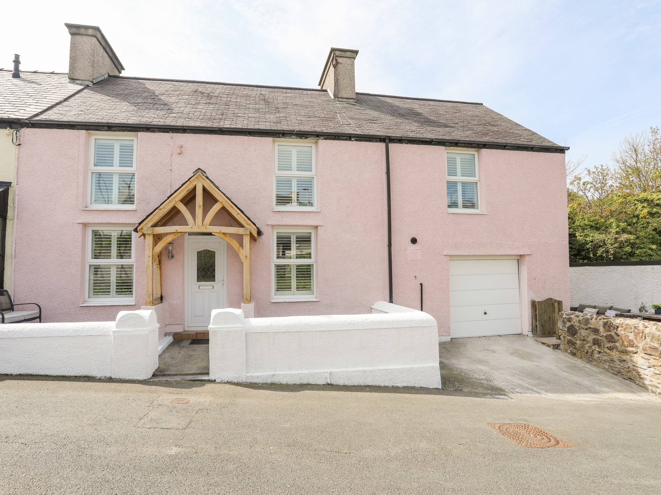 4 bedroom Cottage for rent in Amlwch