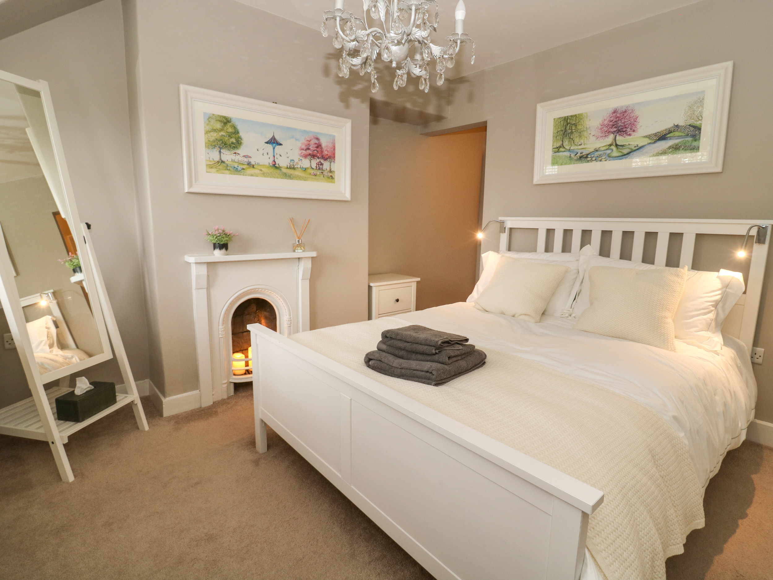 2 Sandringham Cottages Dog Friendly Holiday Cottage in Elloughton