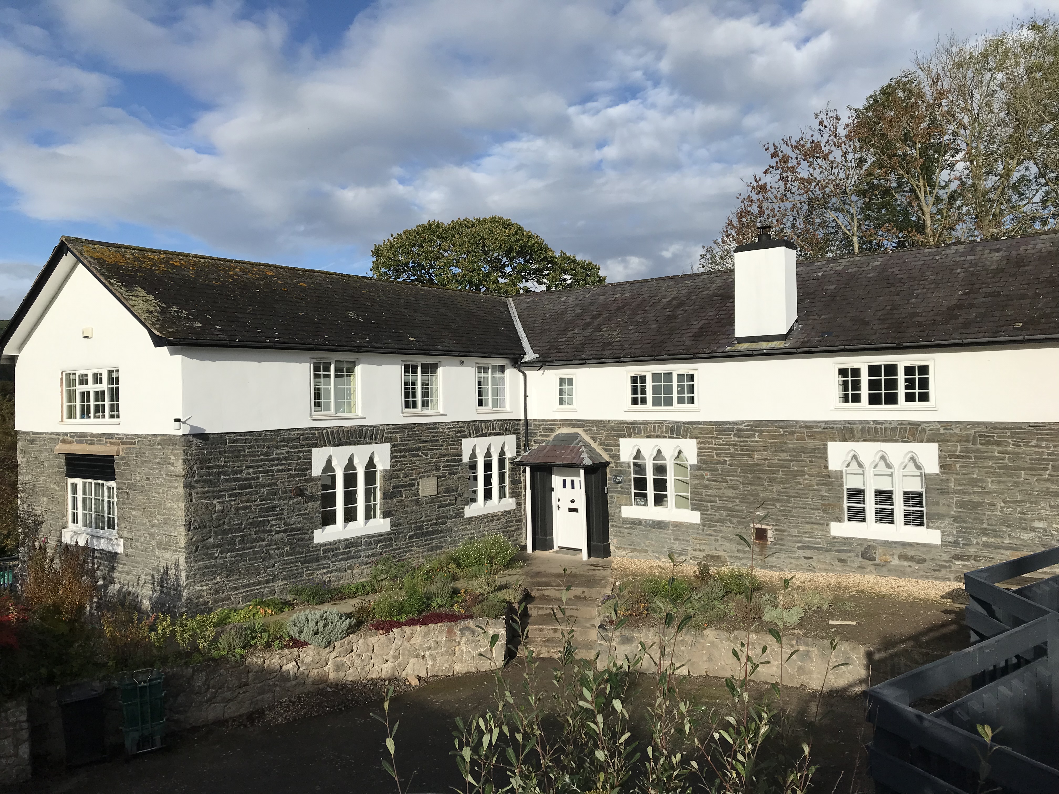 The Old School, Llansannan, Conwy. Five bedrooms. Child & pet-friendly. Patio with hot tub. Smart TV