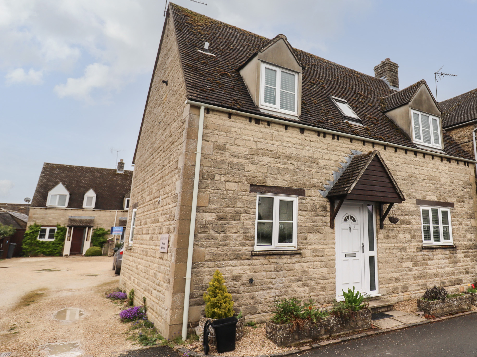 2 bedroom Cottage for rent in Stow on the Wold