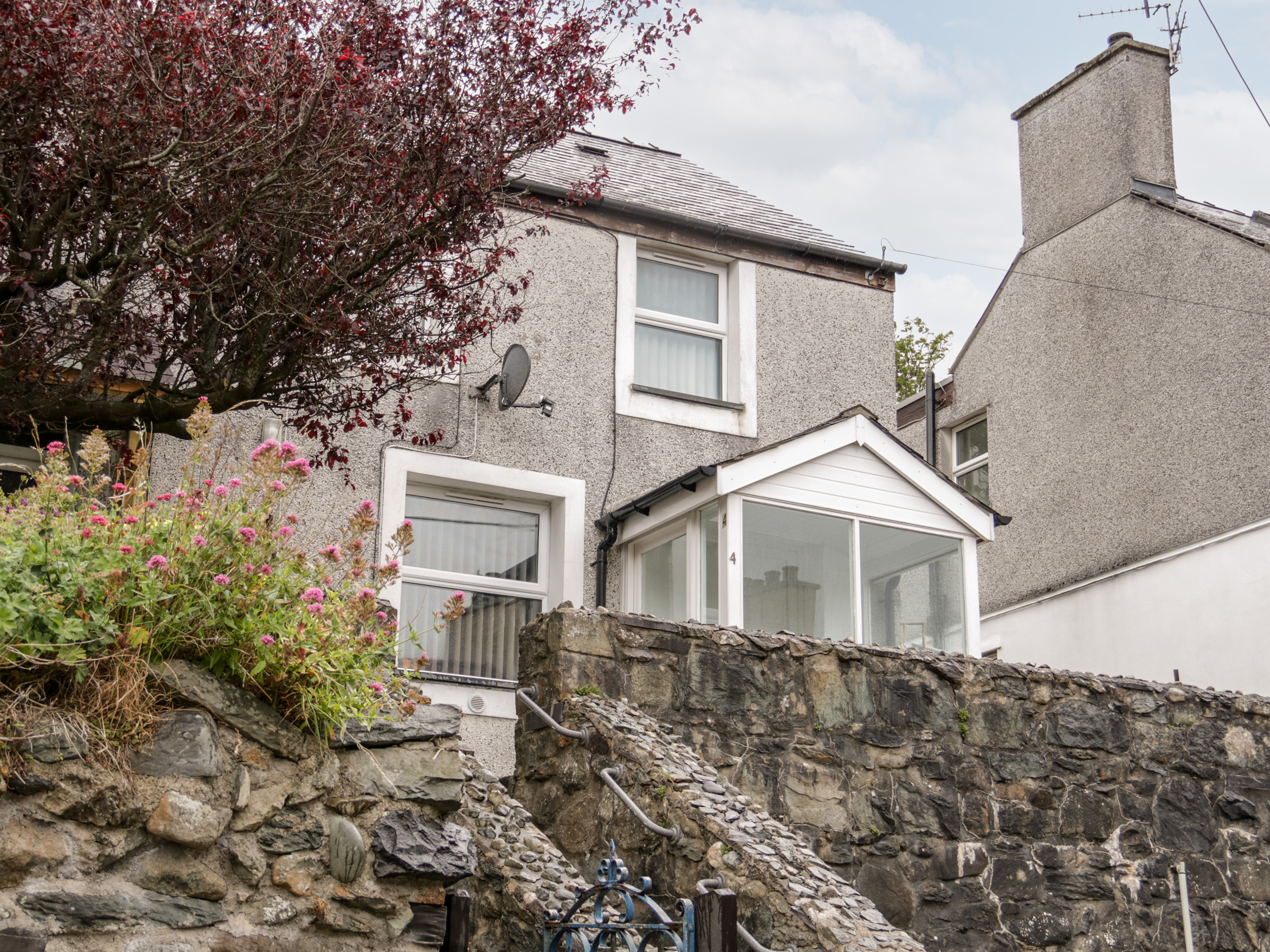 2 bedroom Cottage for rent in Narberth