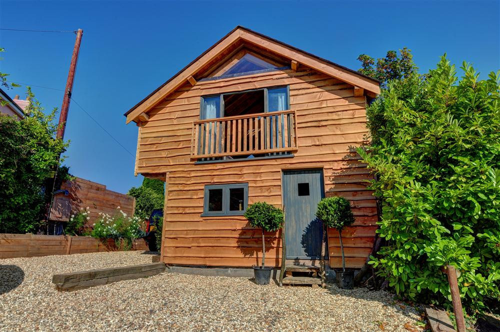 Glen Lyon, Uplyme Dog Friendly Holiday Cottage in Dorset and Somerset