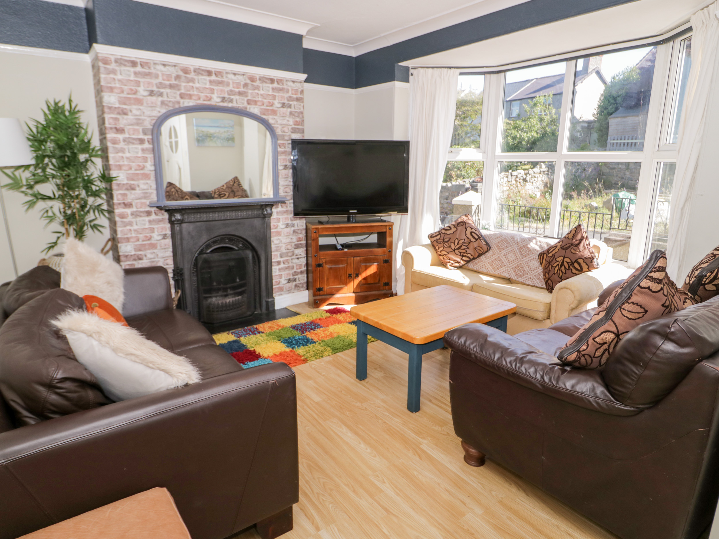 Aeronfa, Llanfairfechan Dog Friendly Holiday Cottage in Snowdonia and