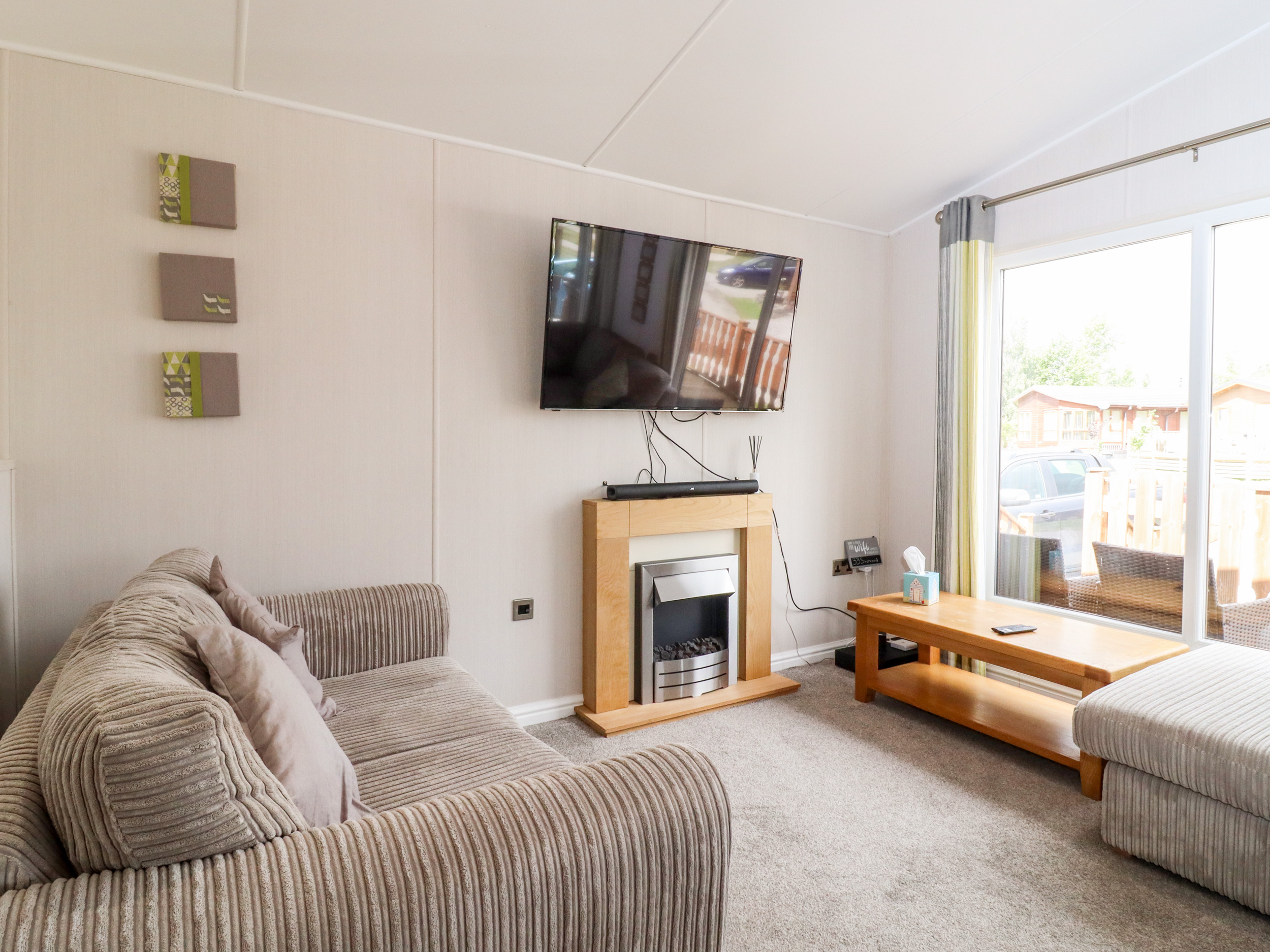 Sherwood 33, Carnforth Dog Friendly Holiday Cottage in The Lake