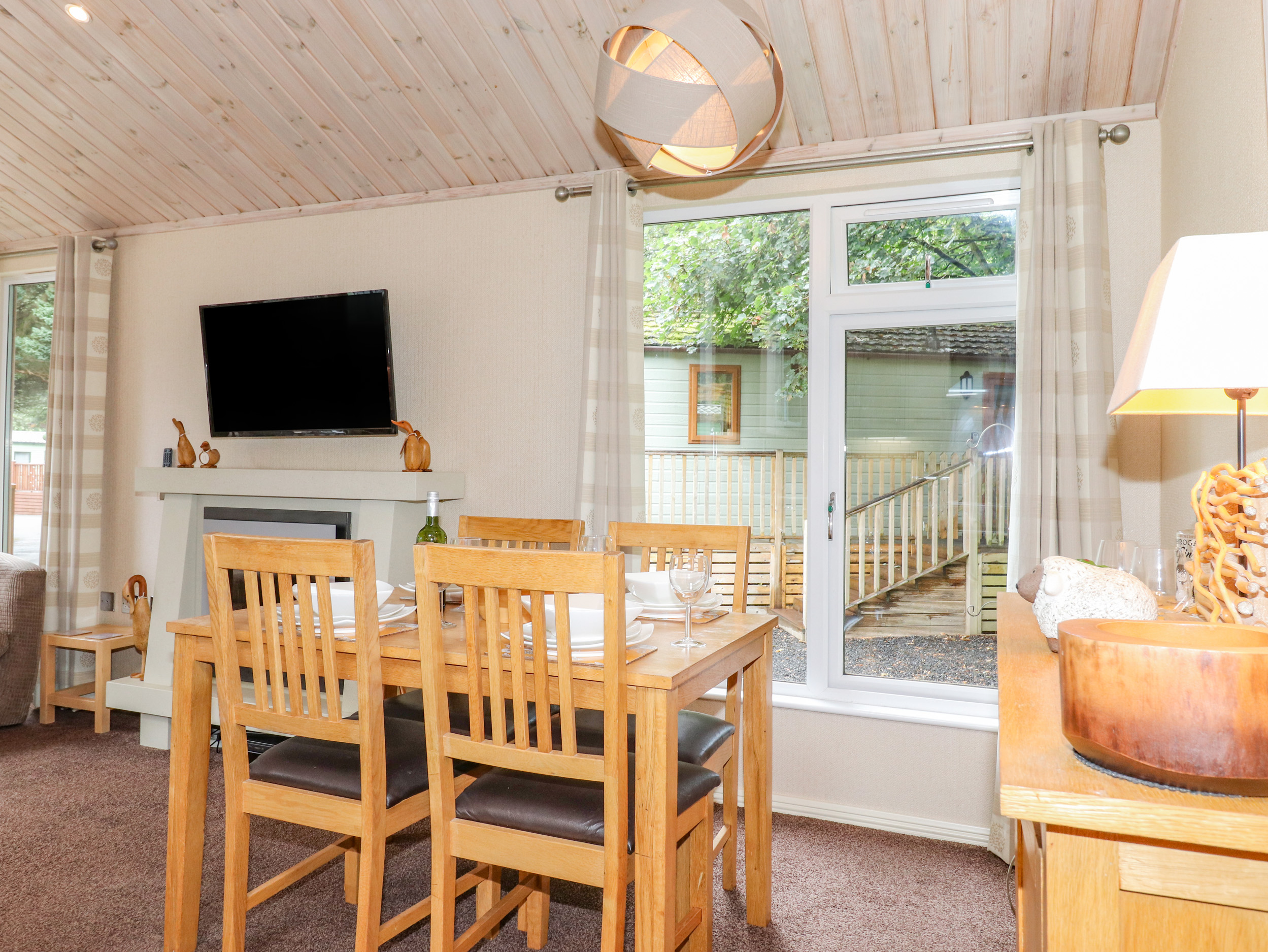 Squirrels Leap Lodge, Windermere Dog Friendly Holiday Cottage in The