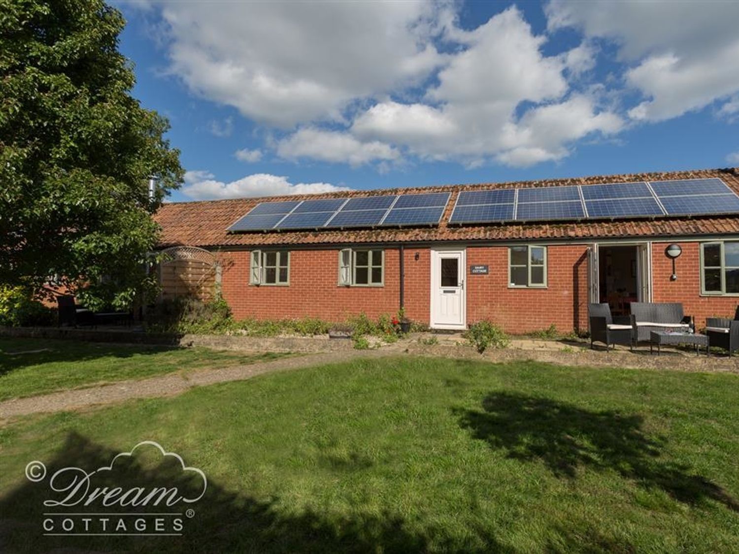 The Dairy Dog Friendly Holiday Cottage in Mosterton Dorset and