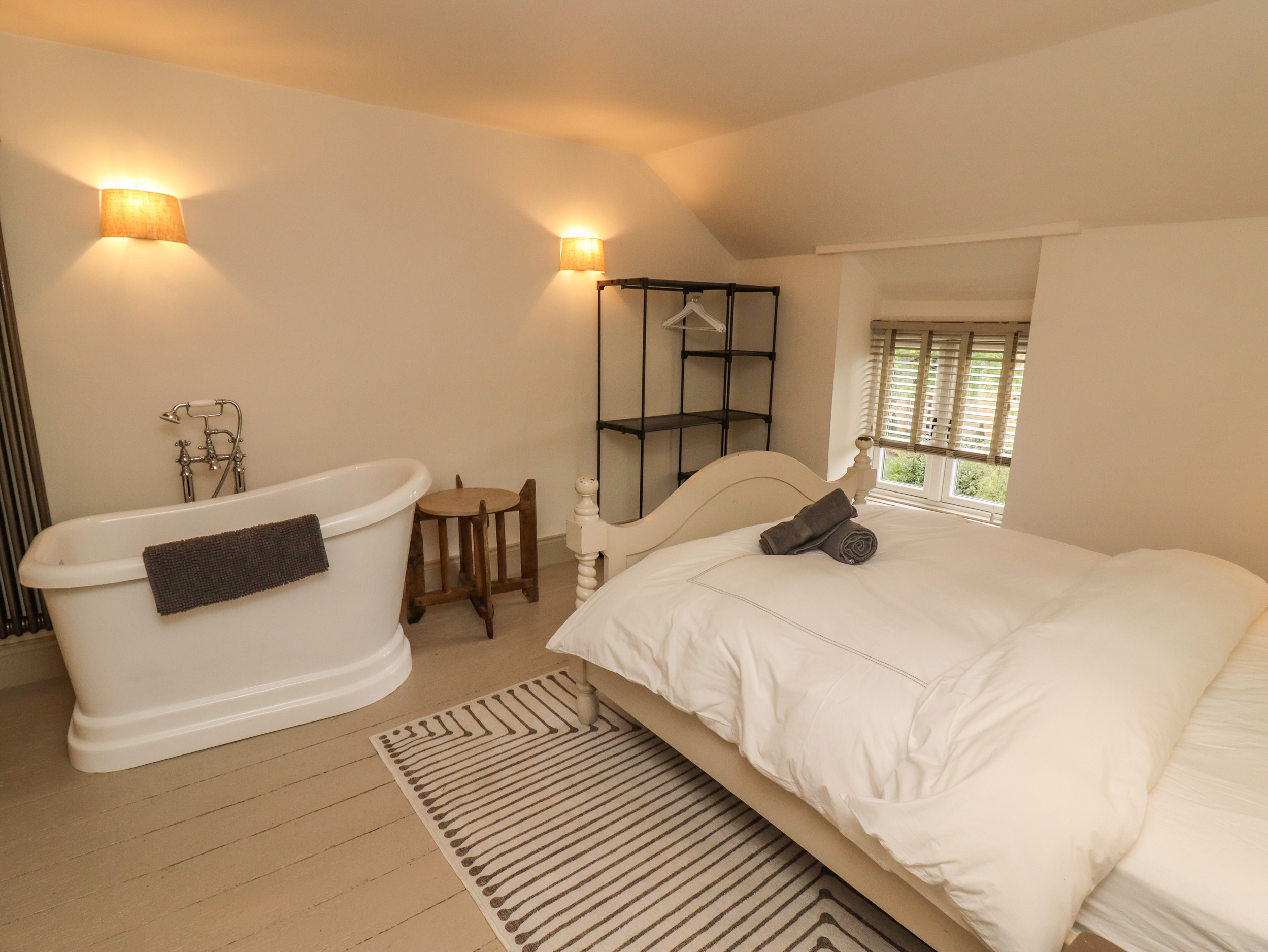 Sheaf House Cottage Dog Friendly Holiday Cottage in Blockley South