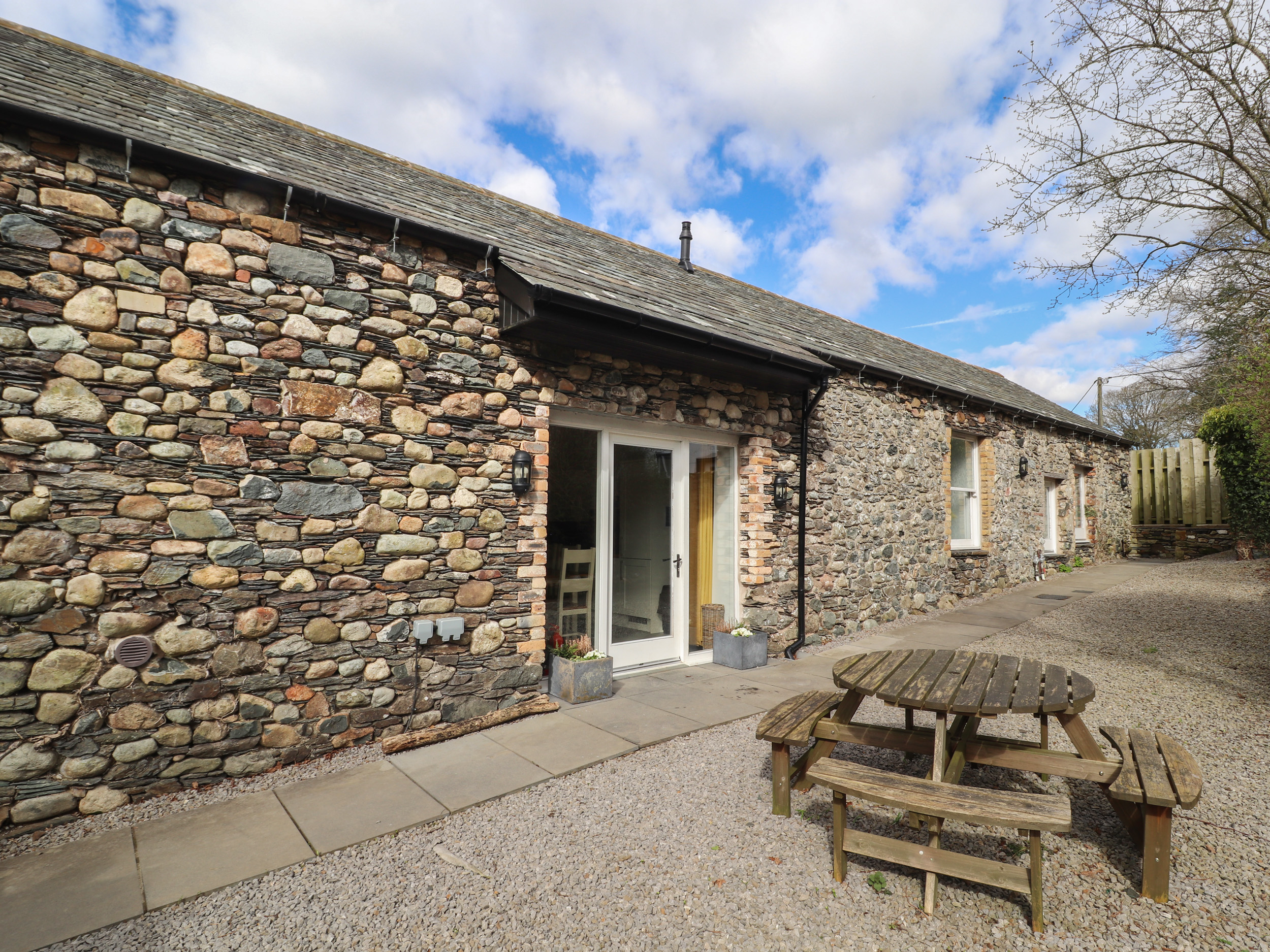 The Croft near Keswick, Cumbria, hot tub, barbecue, ground-floor living, off-road parking for three.