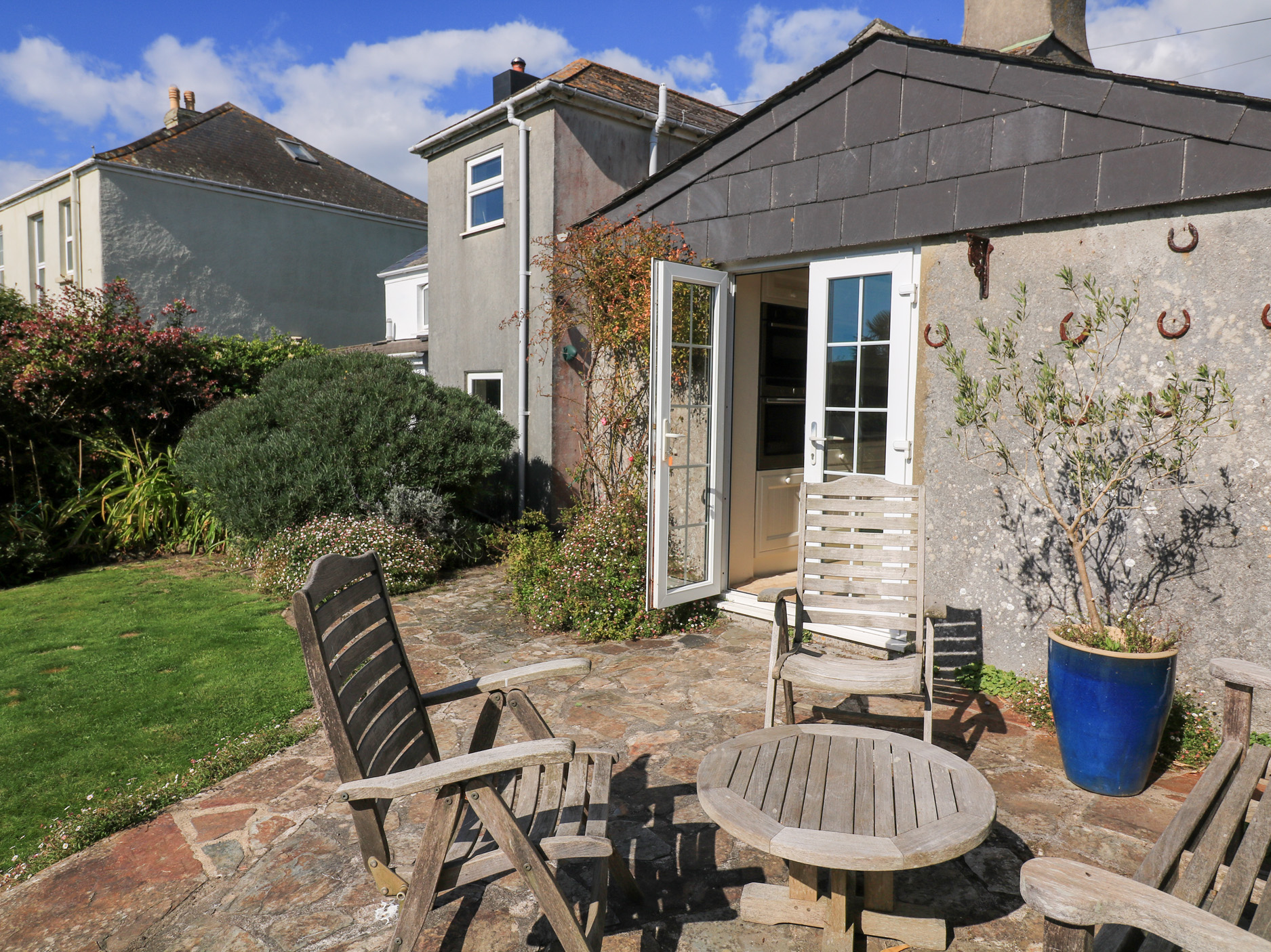 3 bedroom Cottage for rent in Kingsbridge