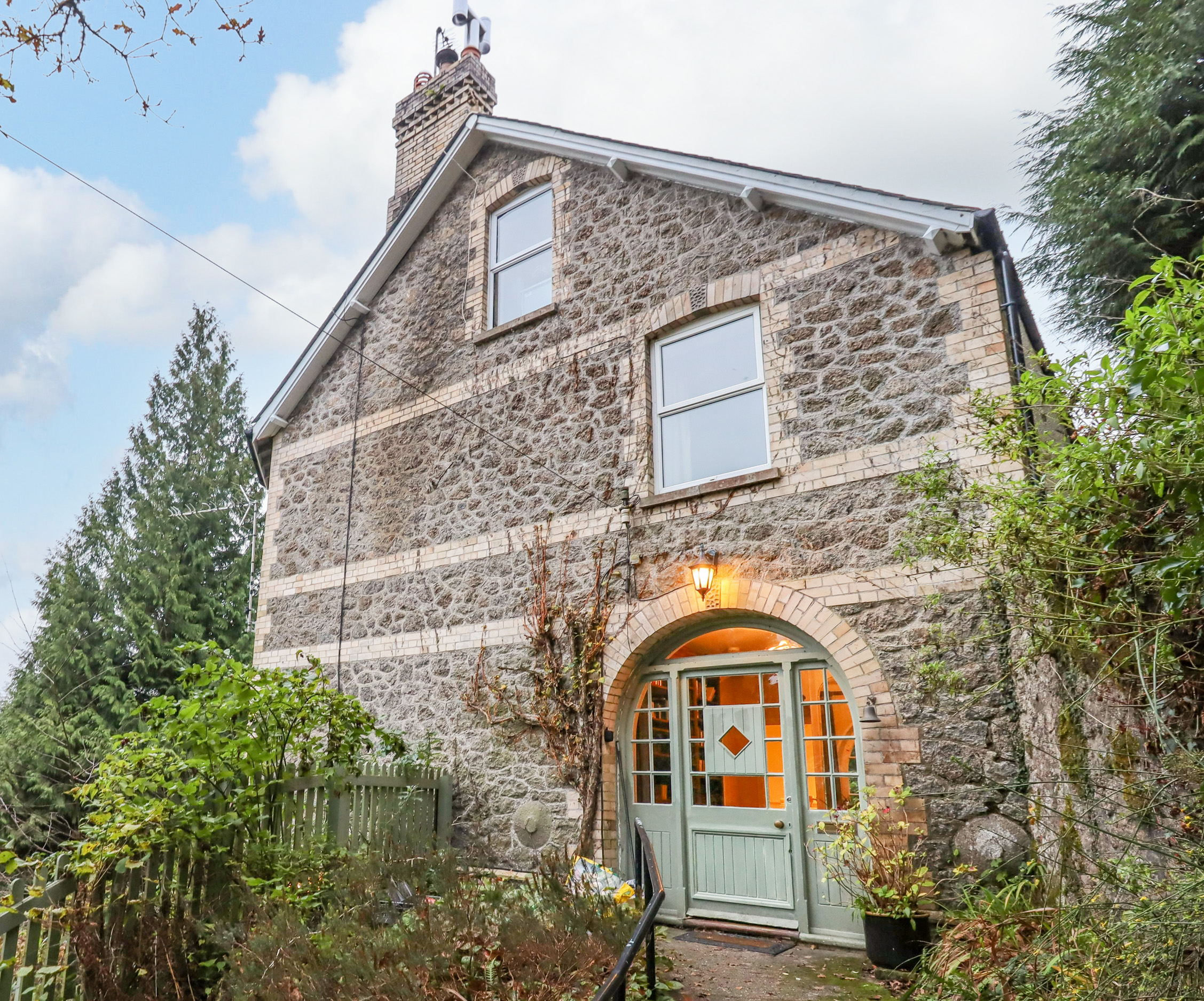 5 bedroom Cottage for rent in Newton Abbot