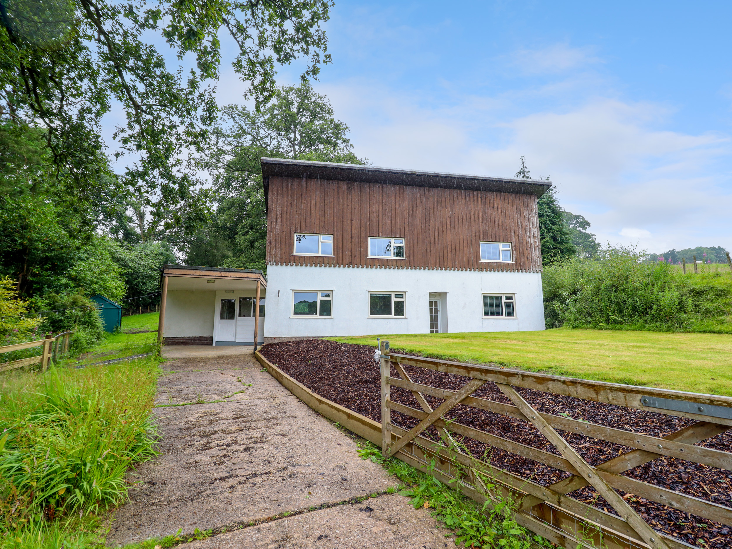4 bedroom Cottage for rent in Newtown