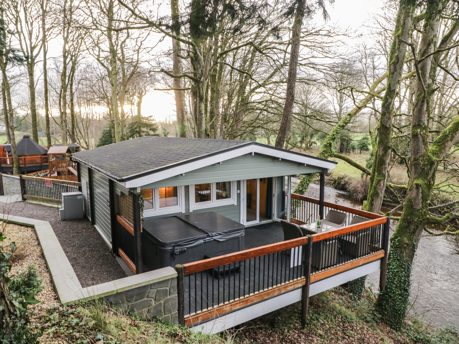 Buttermilk Lodge in Dungiven, Londonderry. Single-storey. Balcony. River views. Studio-style. Rural.