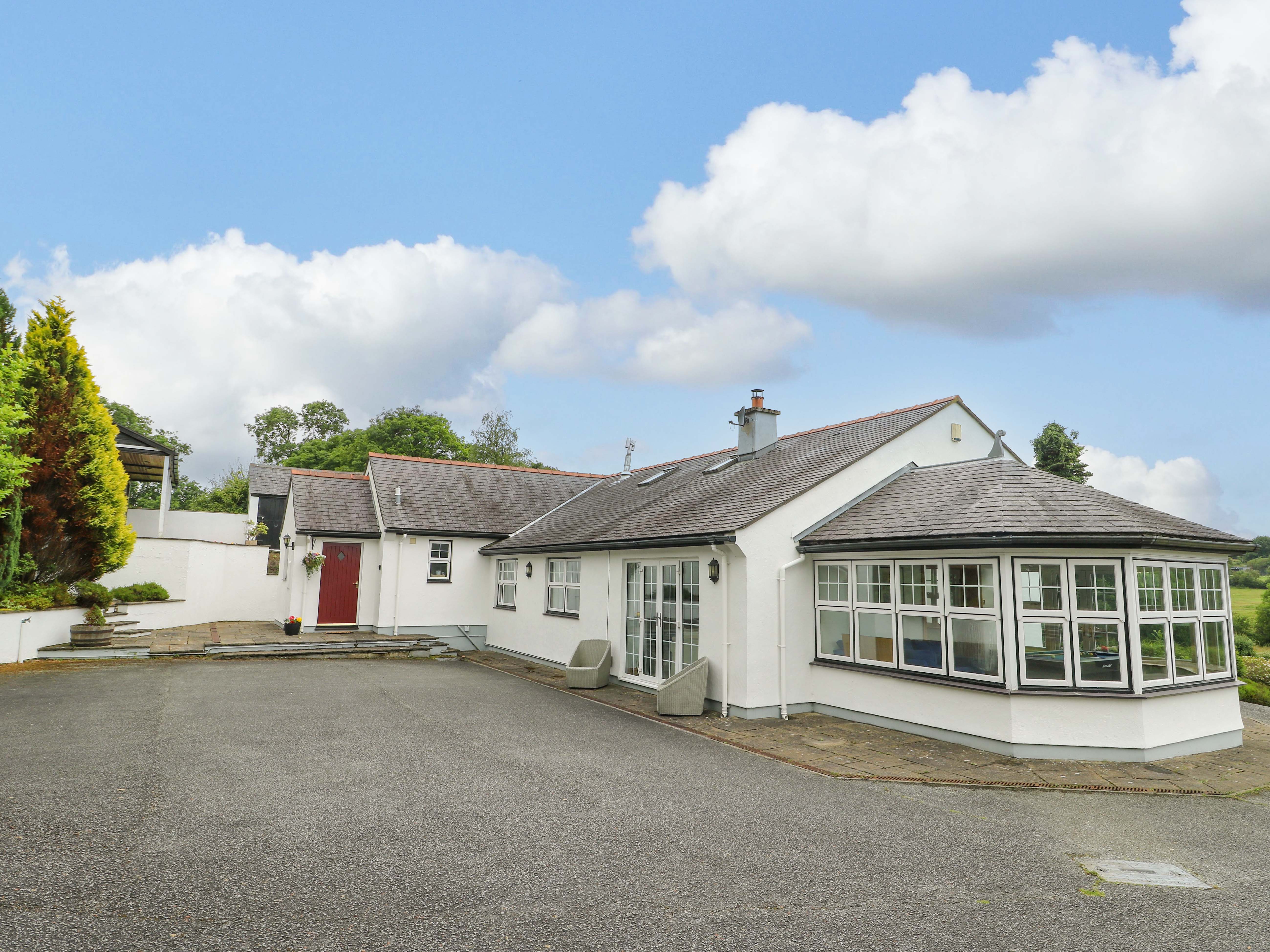 3 bedroom Cottage for rent in Llangefni