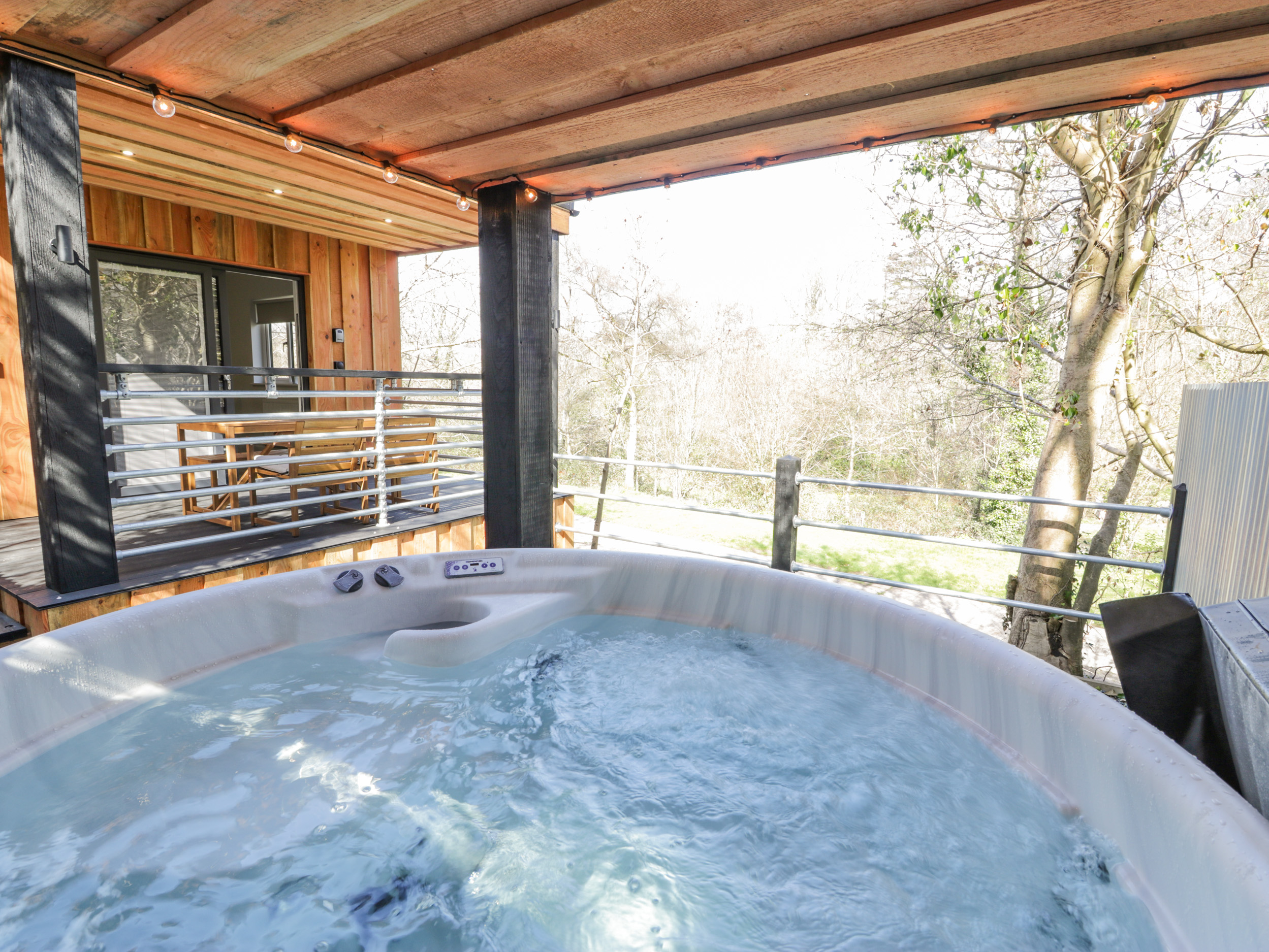 Dinas Lodge, Caernarfon Dog Friendly Holiday Cottage in Snowdonia and