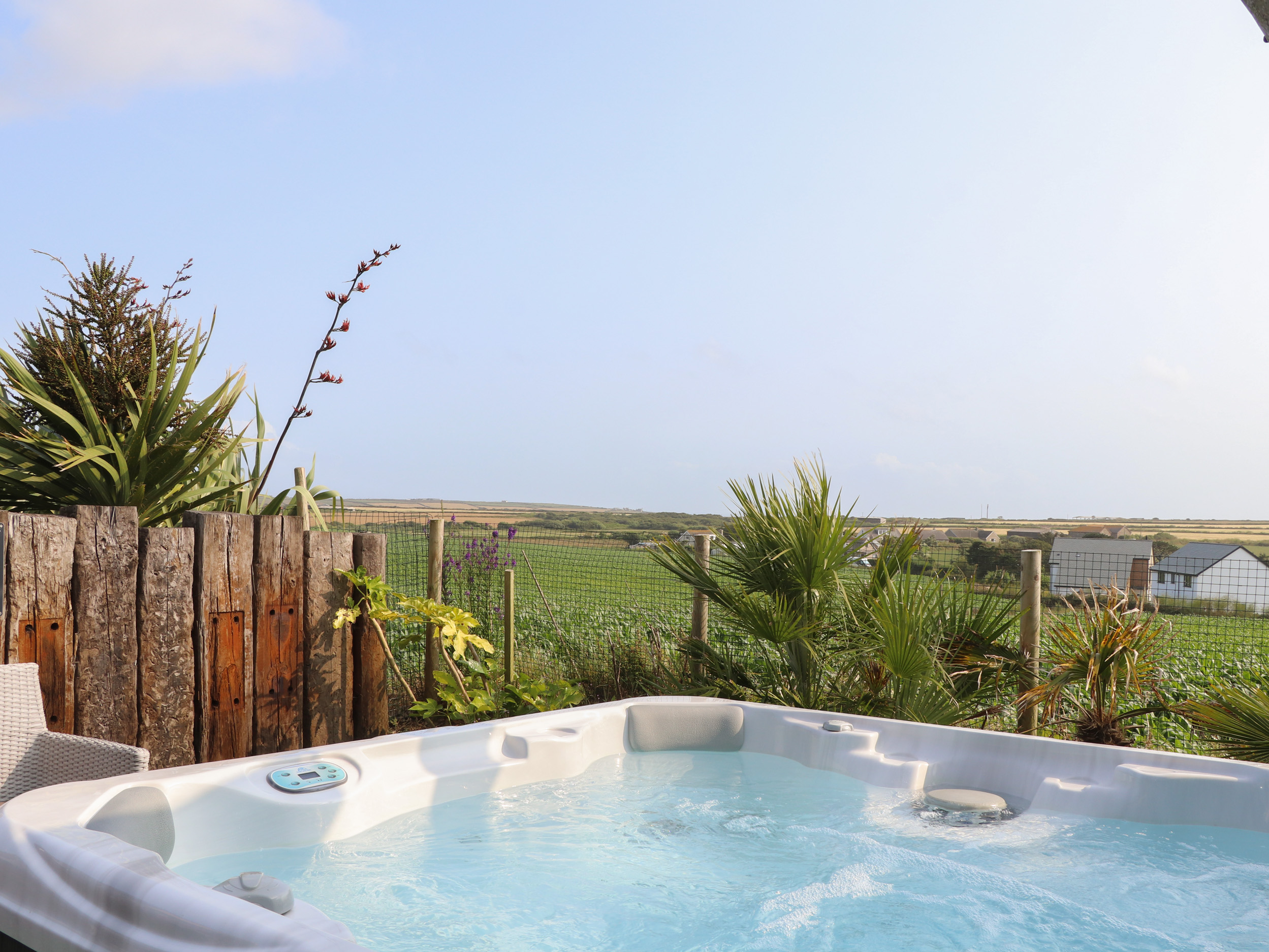 Sea Eden, Sennen, Cornwall. Smart TV. Bespoke interiors. Hot tub. Incredible countryside views, 3bed