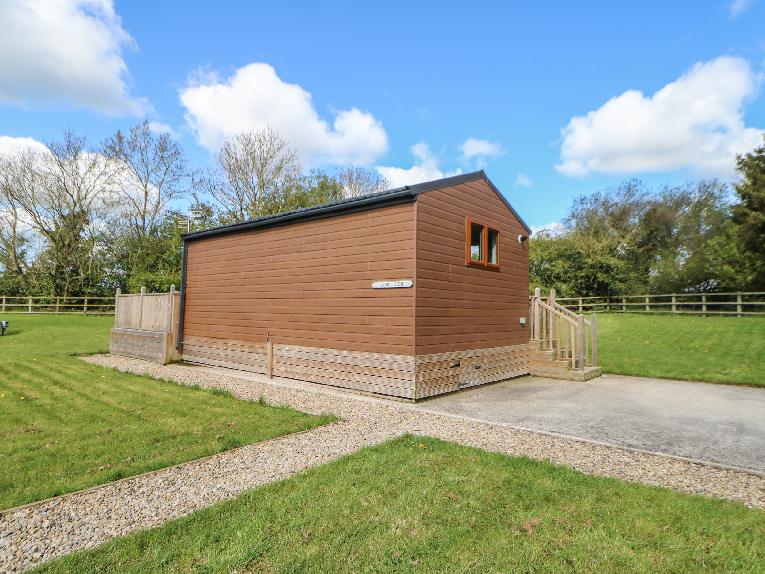 Garsdale Pod  Hutton Rudby,Yorkshire, North York Moors National Park, Open plan, Hot tub, Decking