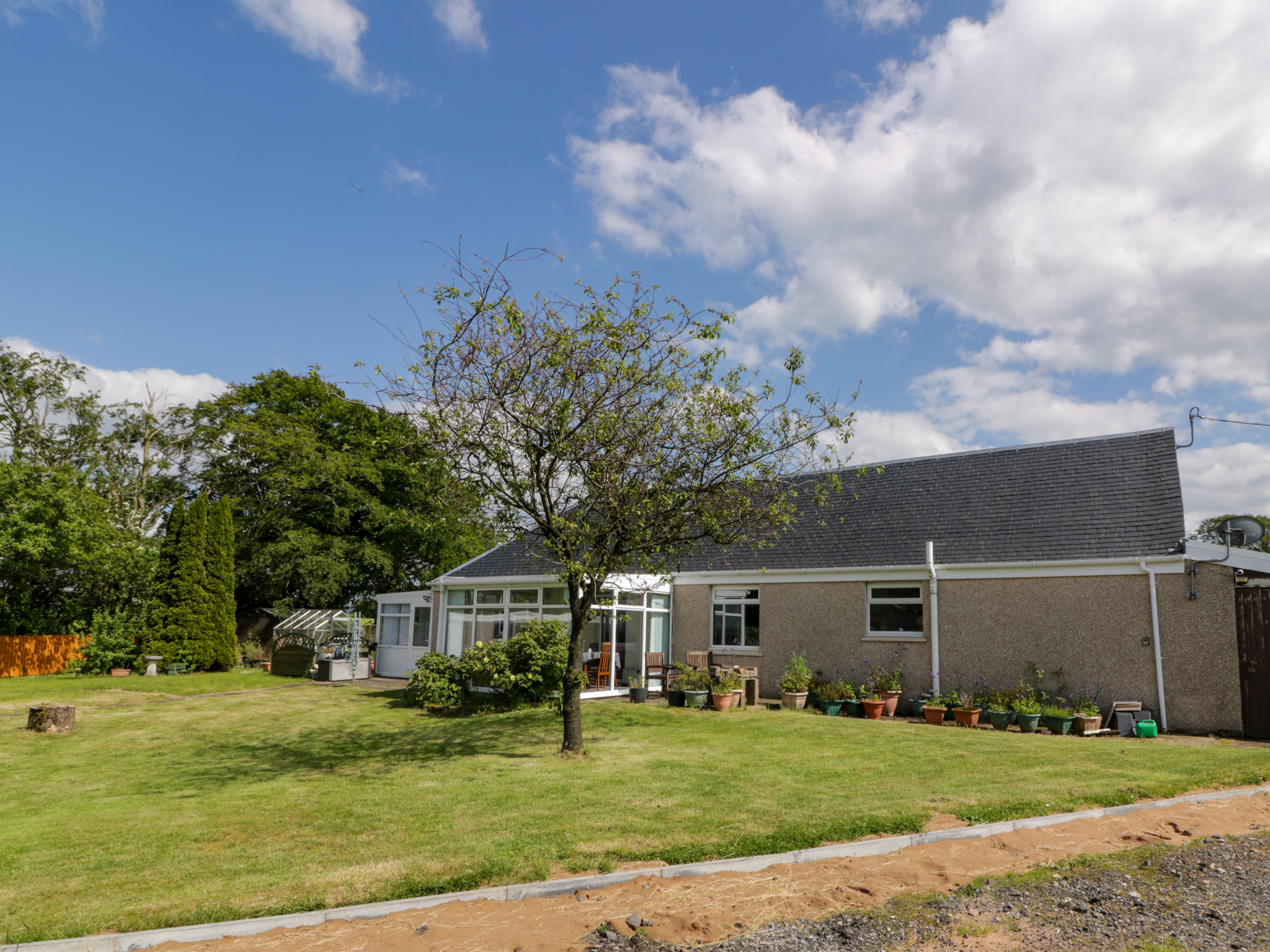 2 bedroom Cottage for rent in Mauchline