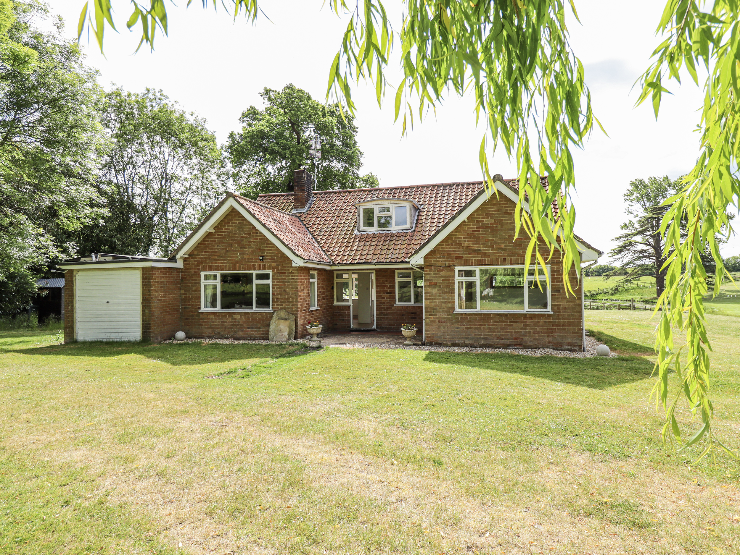 3 bedroom Cottage for rent in Kirkton of Tough